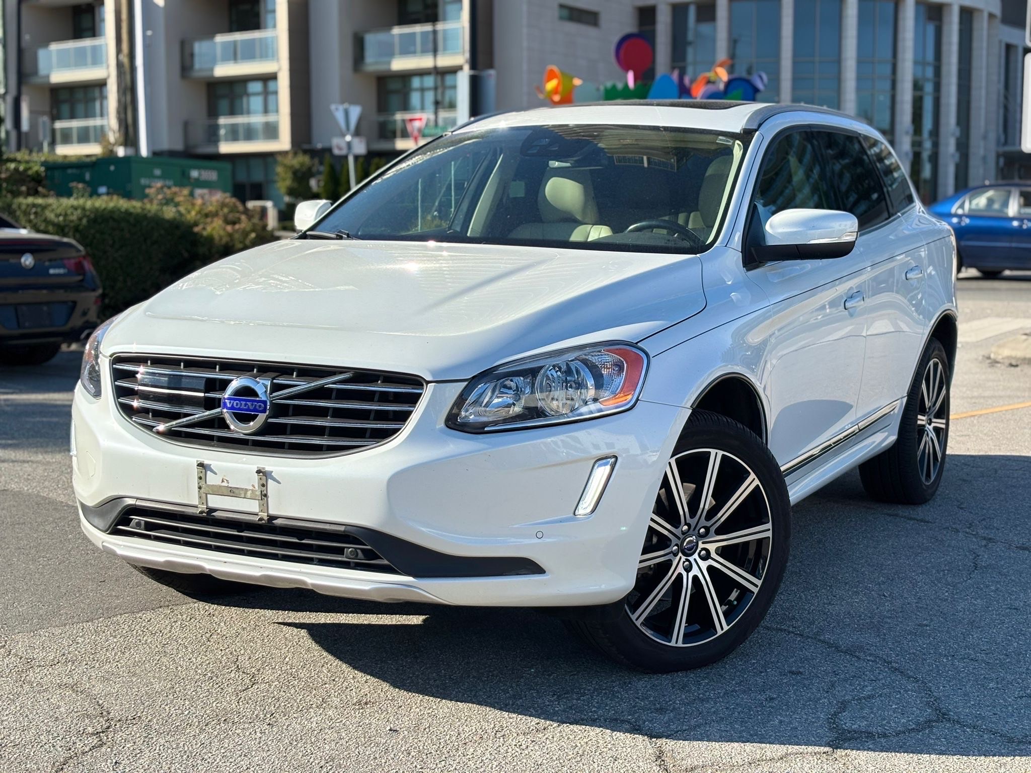 /canwestautoinc/2014-Volvo-XC60-48126490271436473.jpg