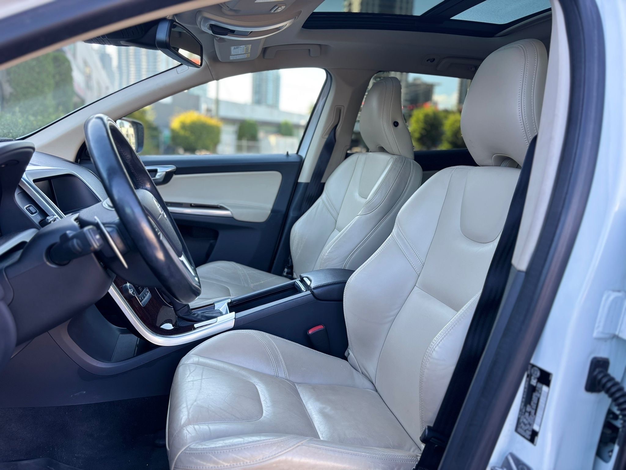 /canwestautoinc/2014-Volvo-XC60-6772335064264059.jpg