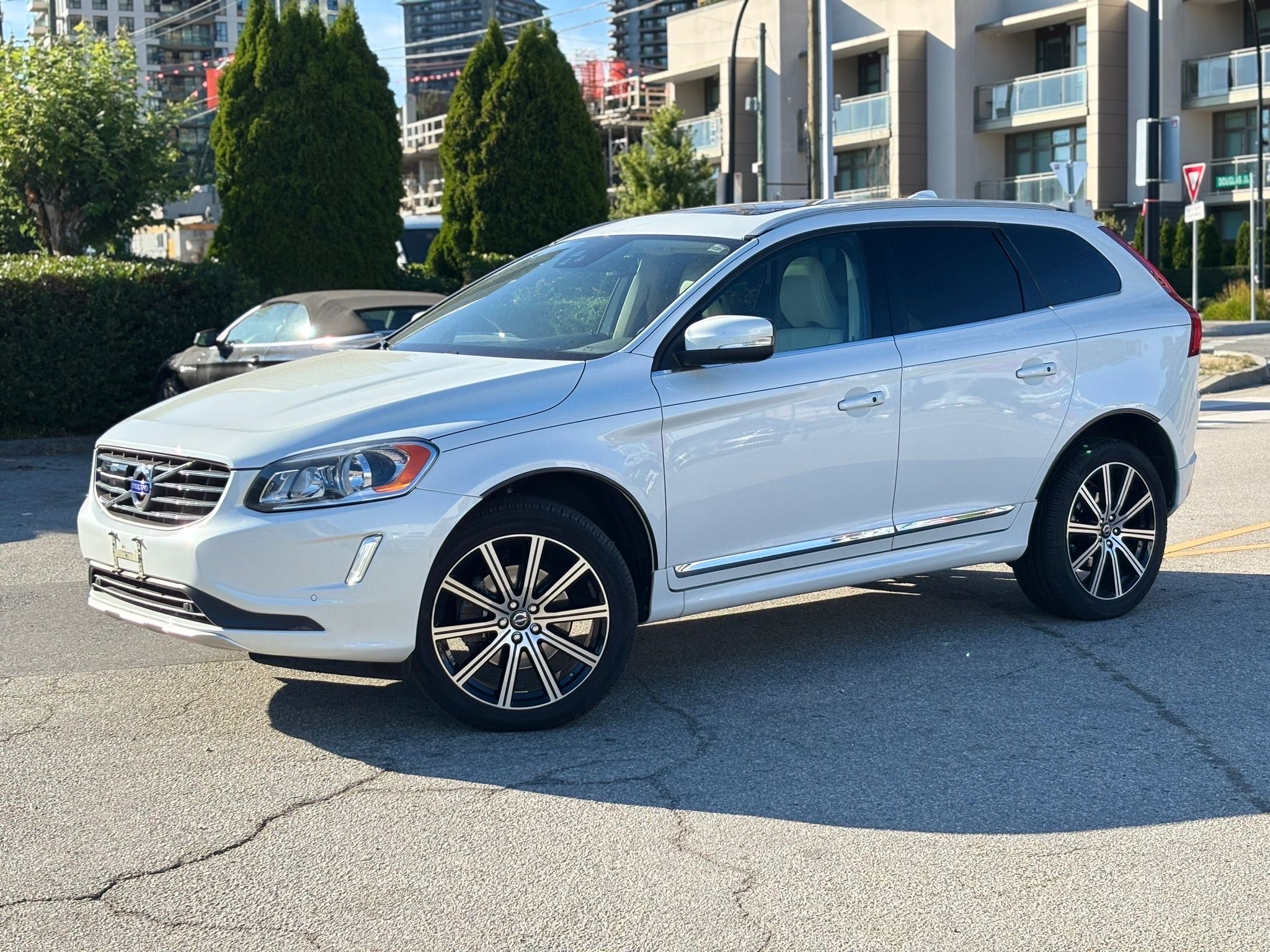 /canwestautoinc/2014-Volvo-XC60-8733226216832588.jpg