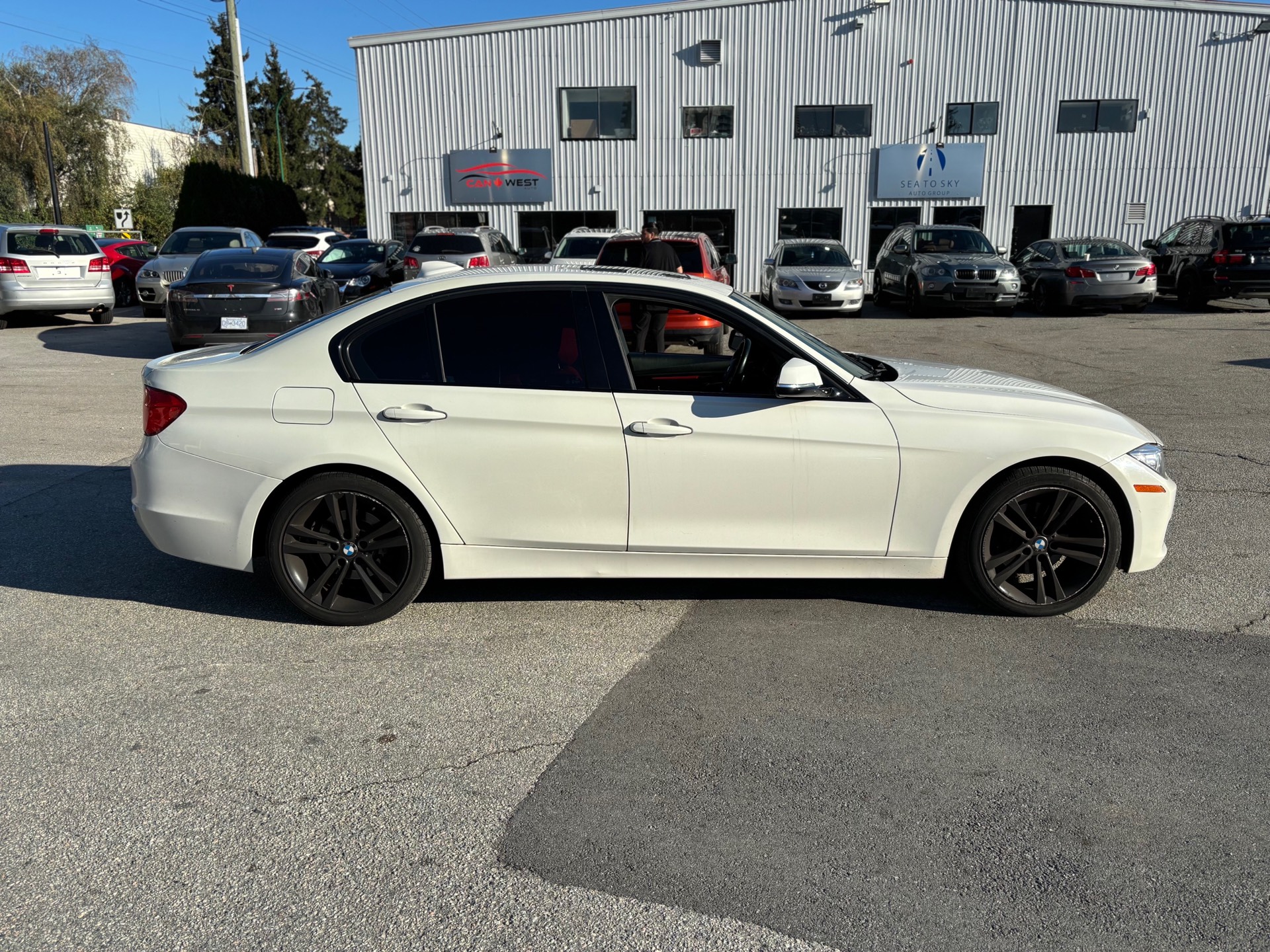 /canwestautoinc/2015-BMW-3Series-41889015806145236.jpg