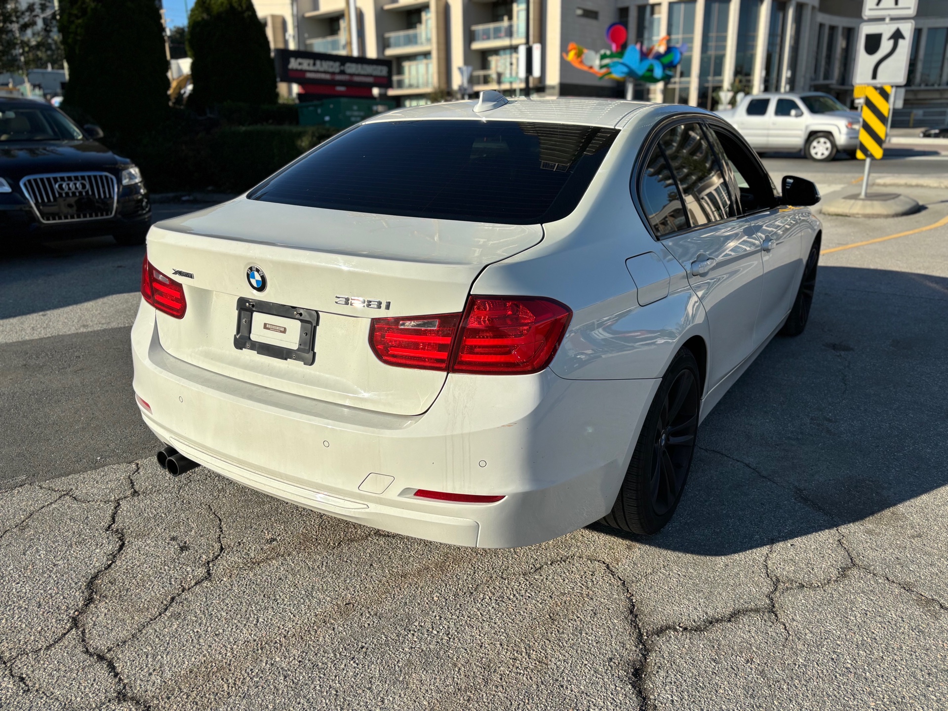 /canwestautoinc/2015-BMW-3Series-46075794505502143.jpg