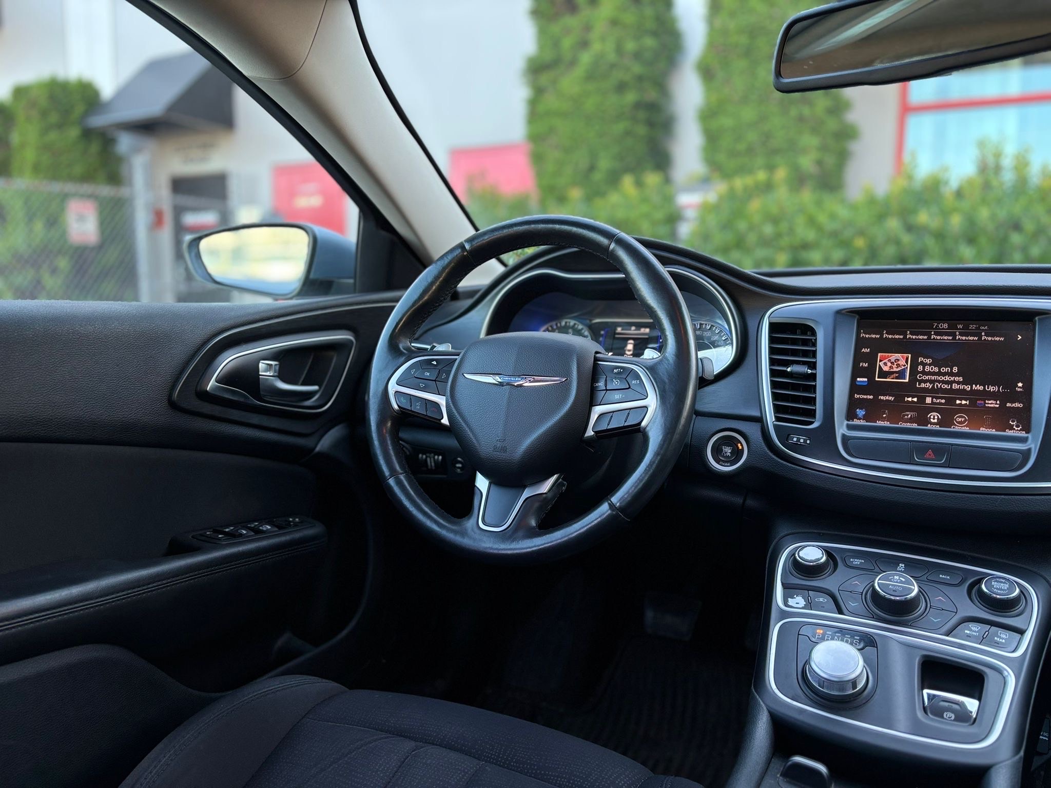 /canwestautoinc/2015-Chrysler-200-916834733777762.jpg