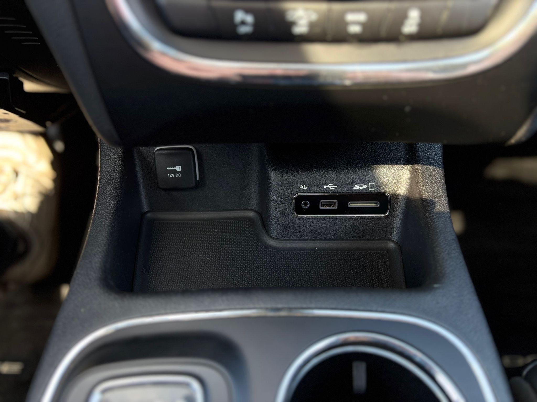 /canwestautoinc/2015-Dodge-Durango-263059981705984.jpg