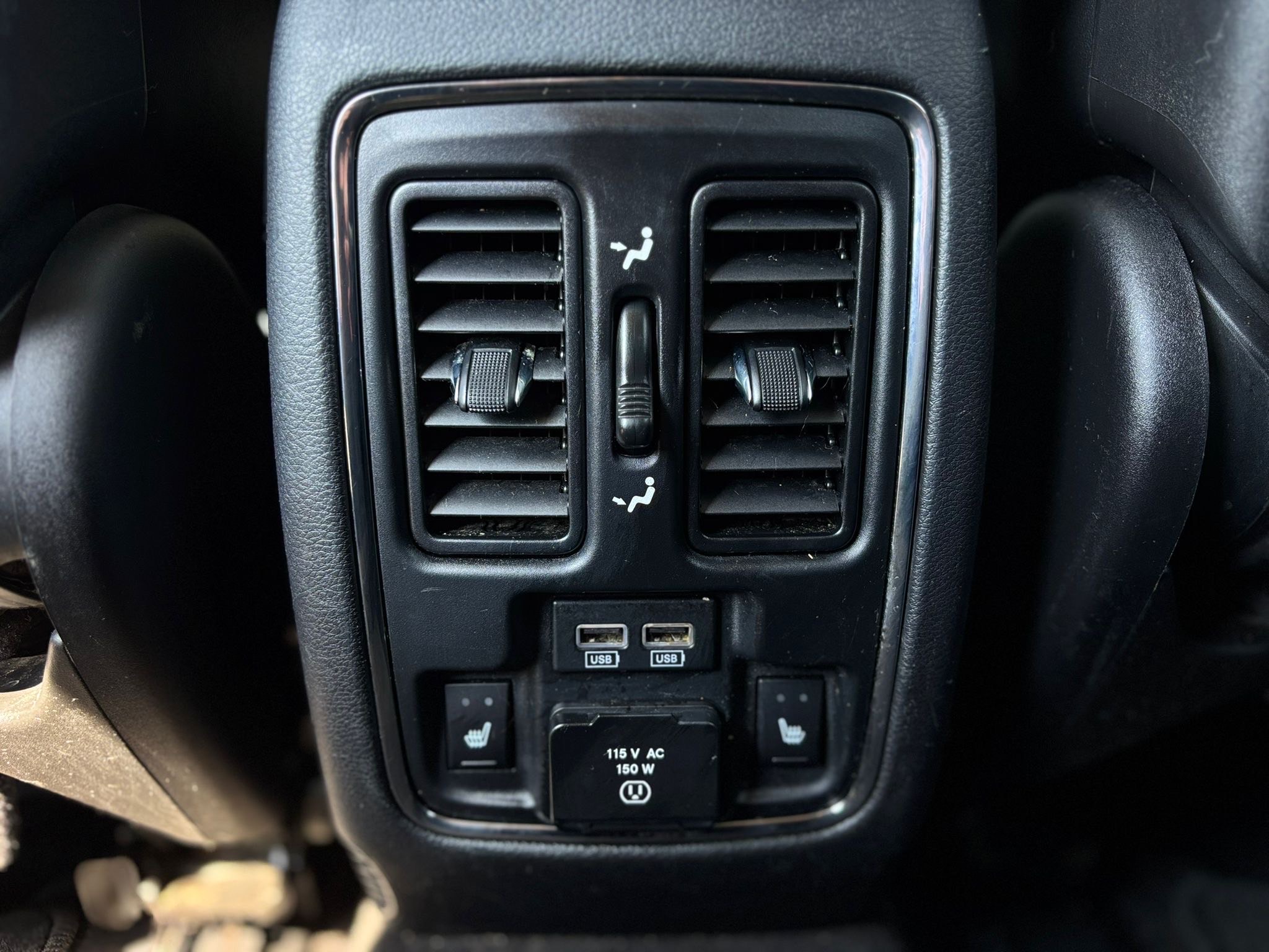 /canwestautoinc/2015-Dodge-Durango-7225745229152309.jpg