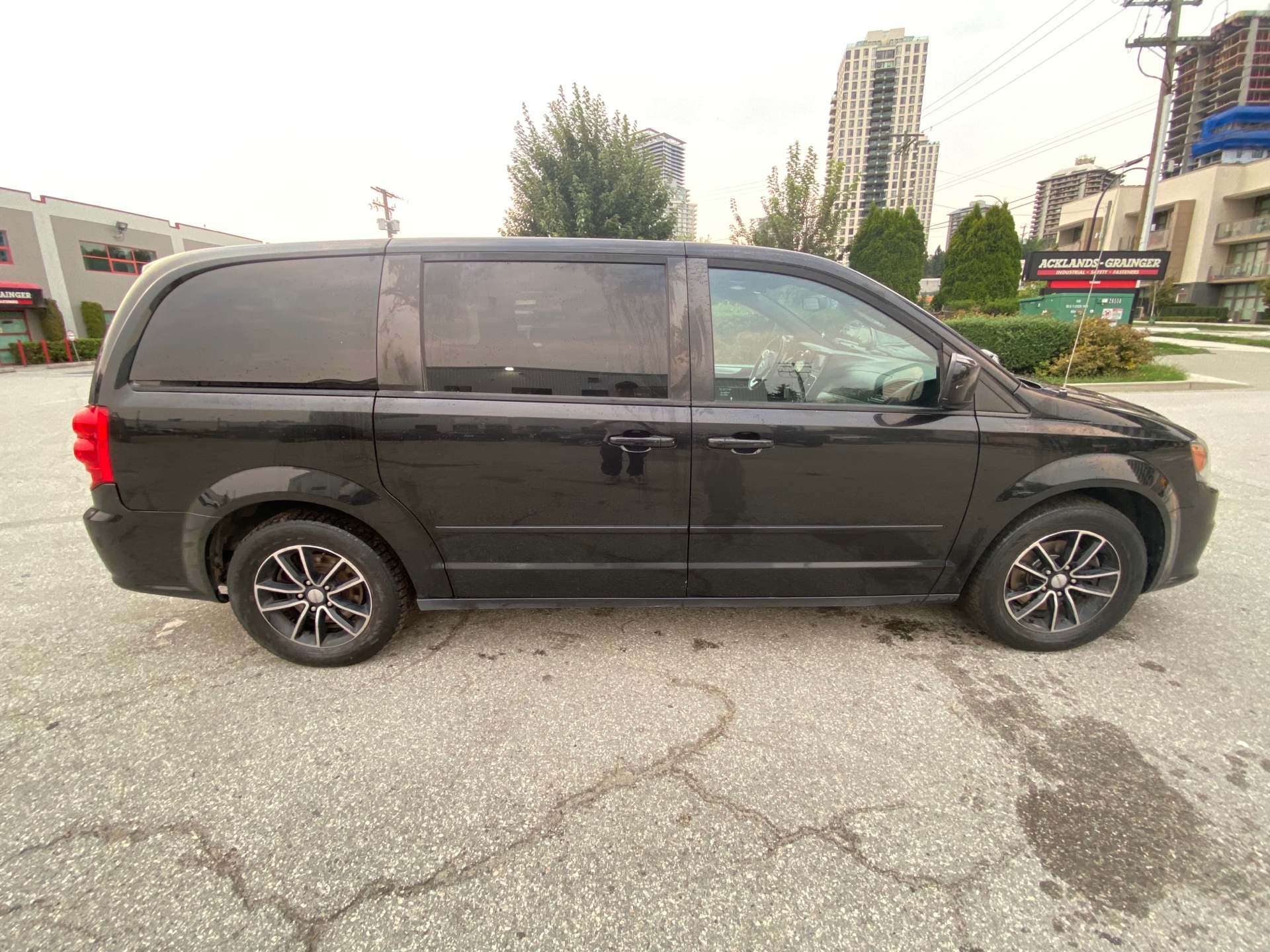 /canwestautoinc/2015-Dodge-GrandCaravan-5477023225357054.jpg
