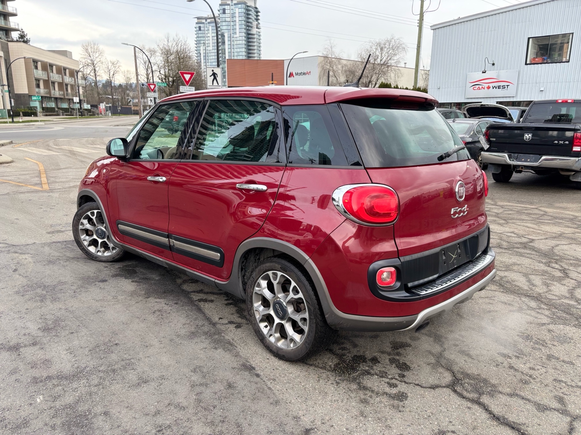 /canwestautoinc/2015-FIAT-500L-1737493953853635.jpg