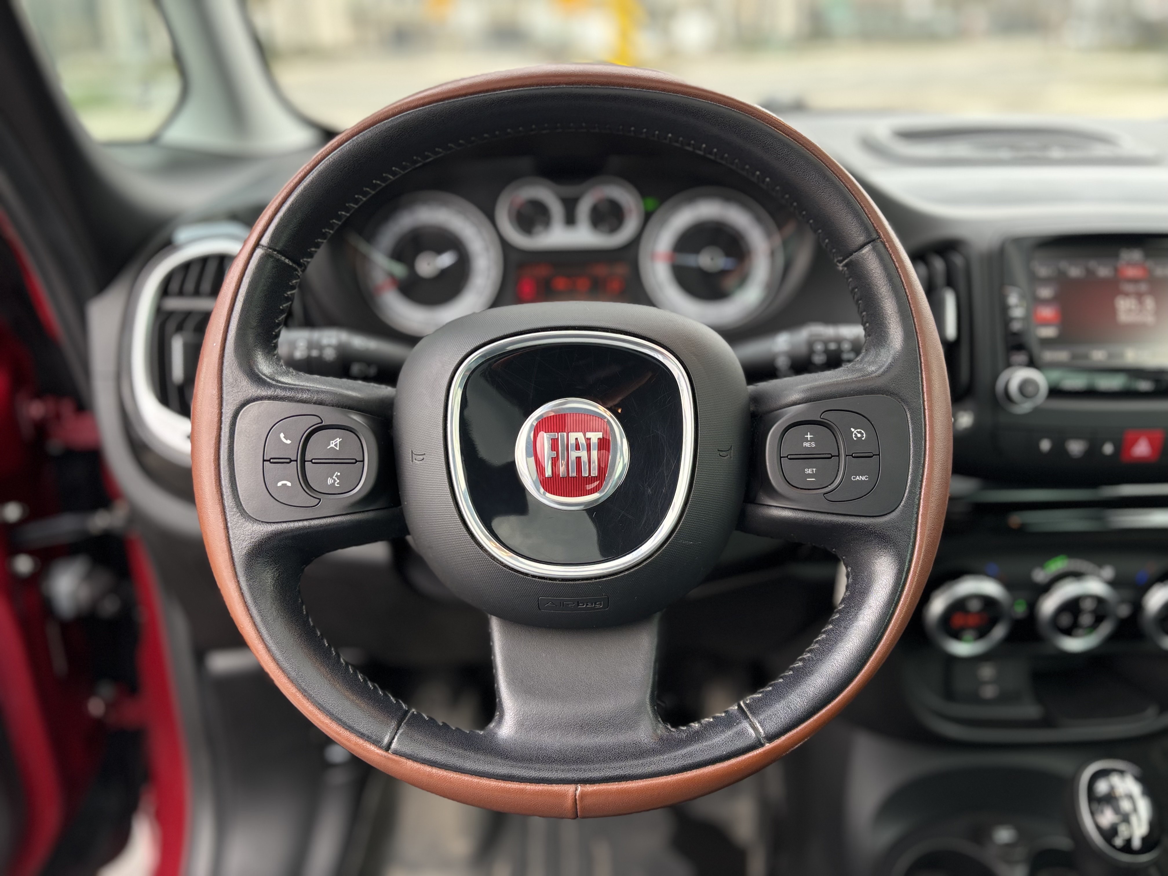 /canwestautoinc/2015-FIAT-500L-3412589257835017.jpg