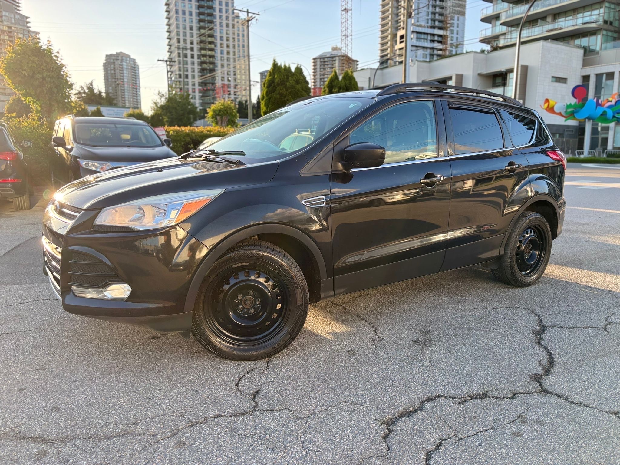 /canwestautoinc/2015-Ford-Escape-010183114766722623.jpg