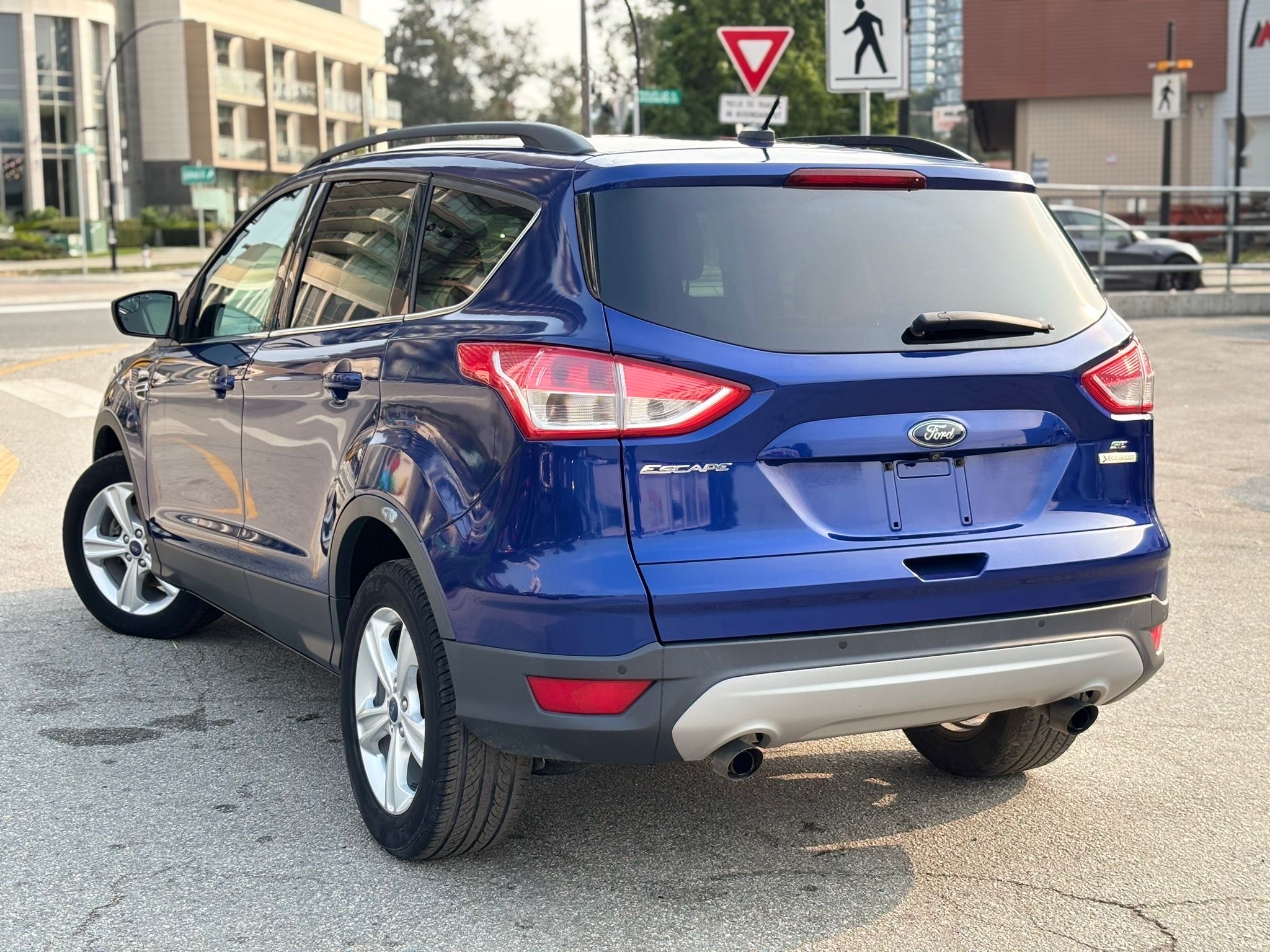 /canwestautoinc/2015-Ford-Escape-12487376264816463.jpg
