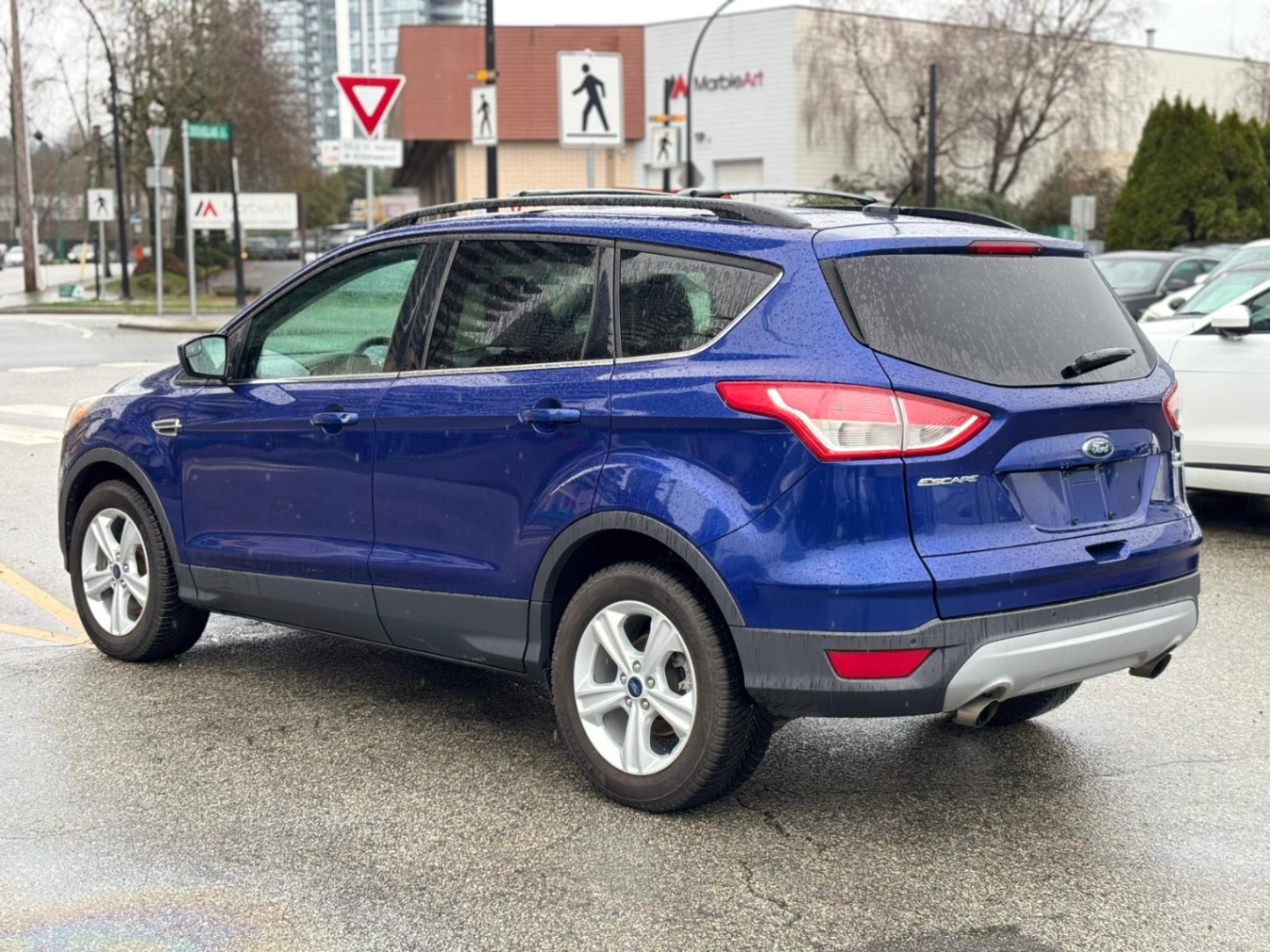 /canwestautoinc/2015-Ford-Escape-21416906318390017.jpg