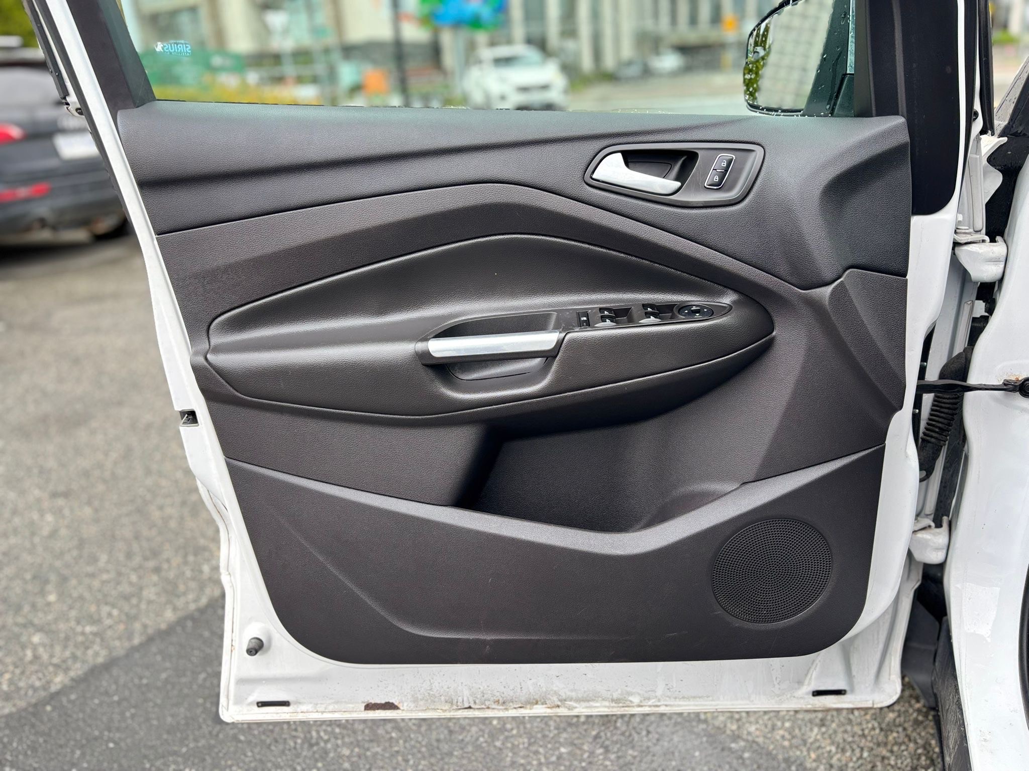 /canwestautoinc/2015-Ford-Escape-29001639523823797.jpg