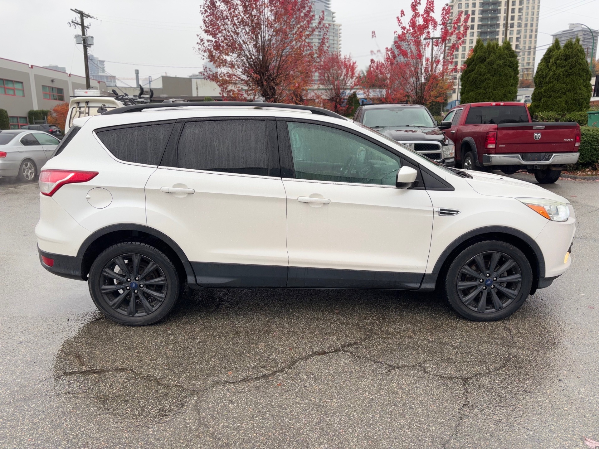 /canwestautoinc/2015-Ford-Escape-3103001059929402.jpg
