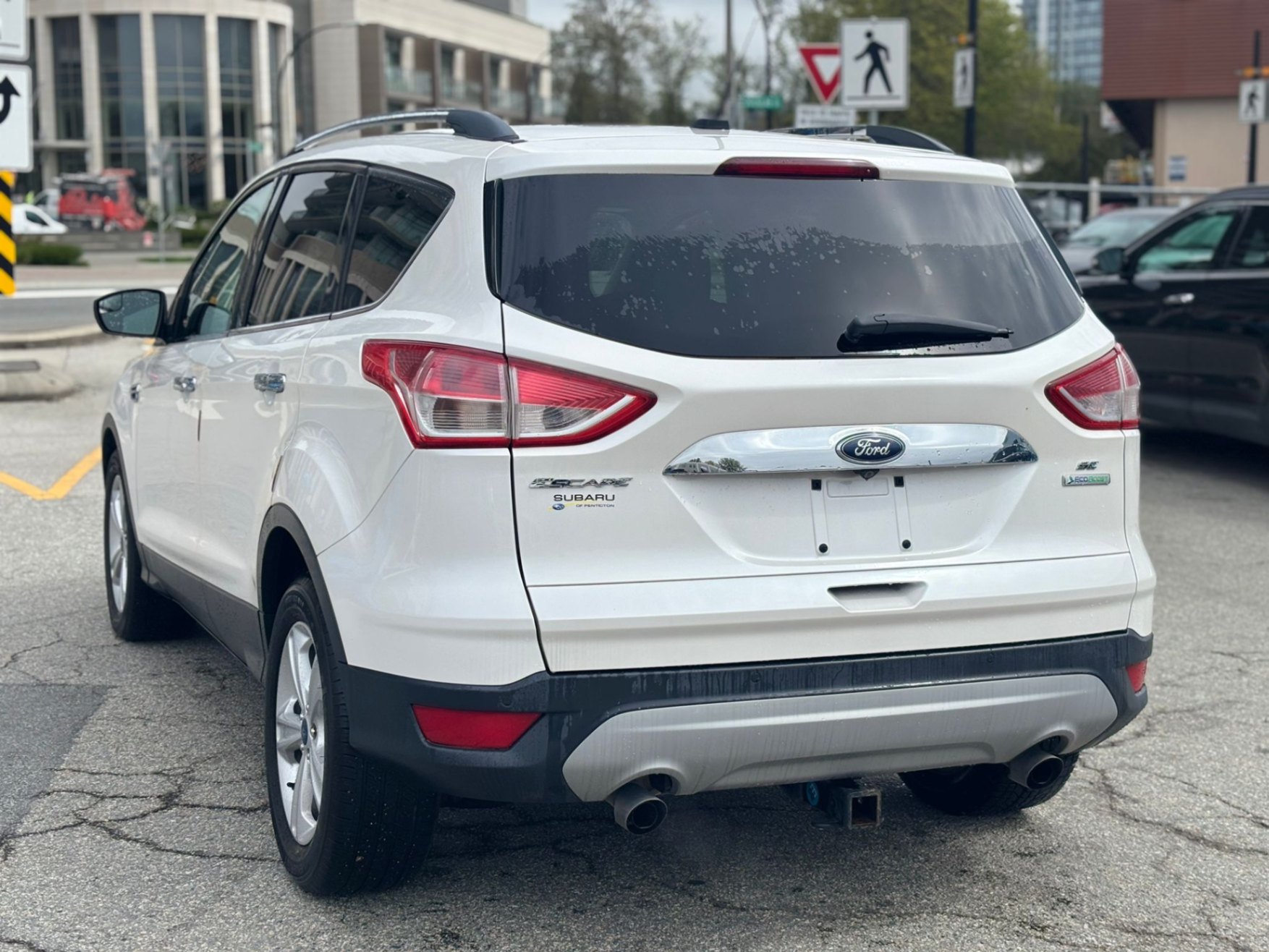 /canwestautoinc/2015-Ford-Escape-3211476382543137.jpg