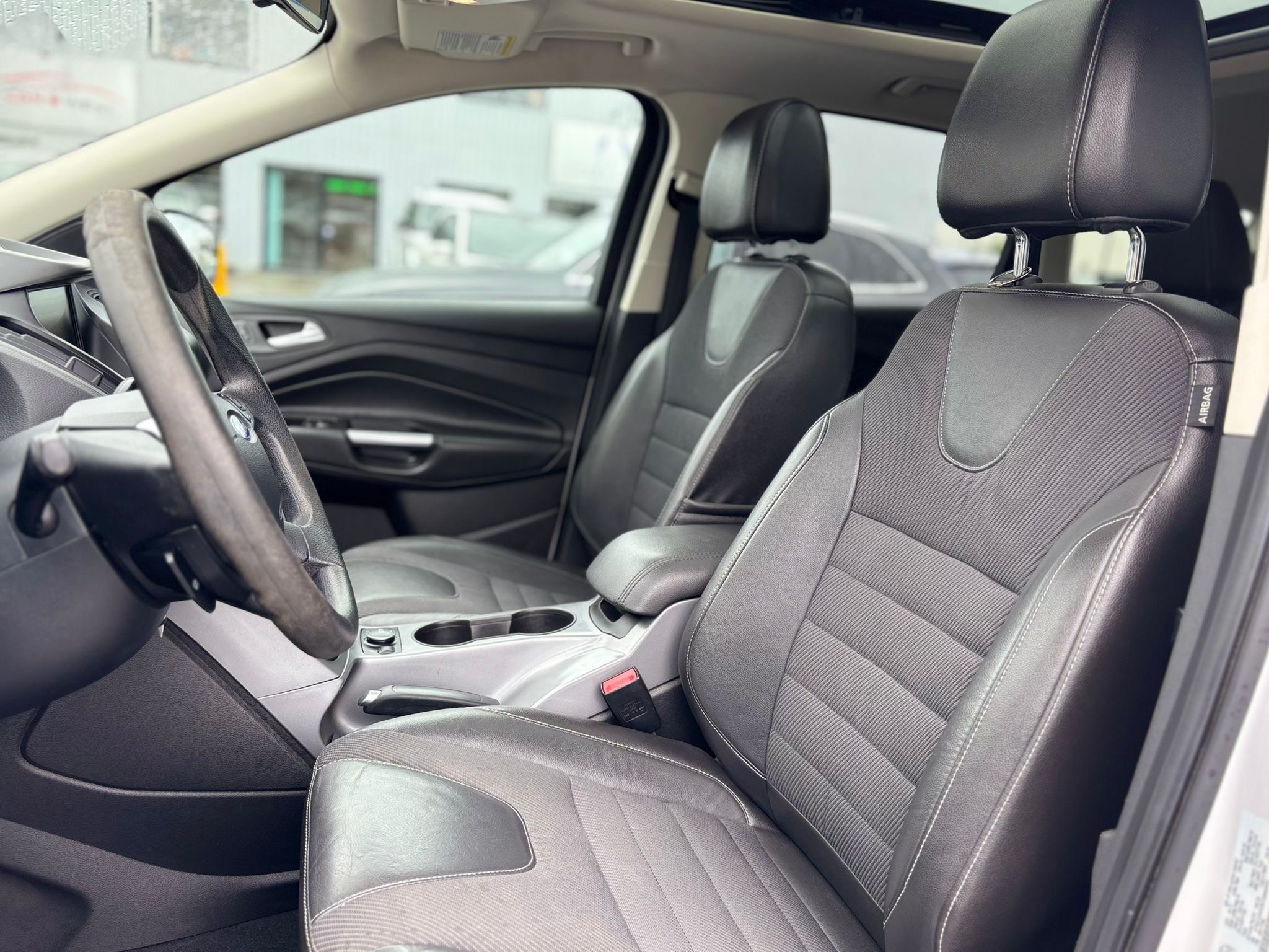 /canwestautoinc/2015-Ford-Escape-47494248090946.jpg