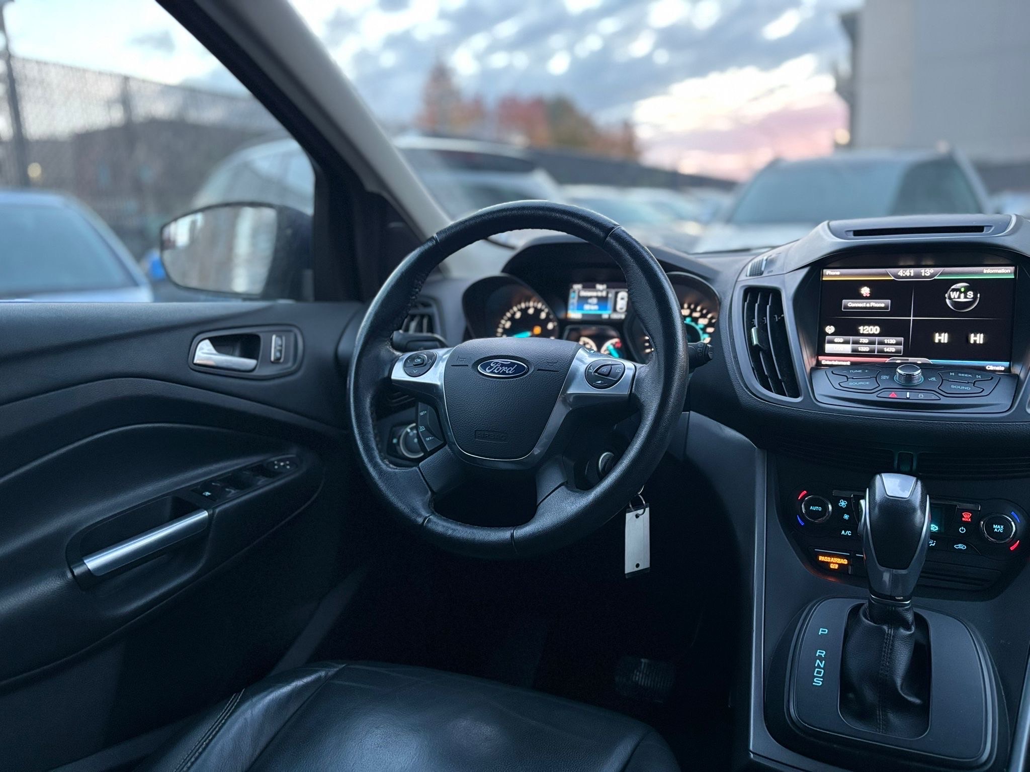 /canwestautoinc/2015-Ford-Escape-49712560432141584.jpg