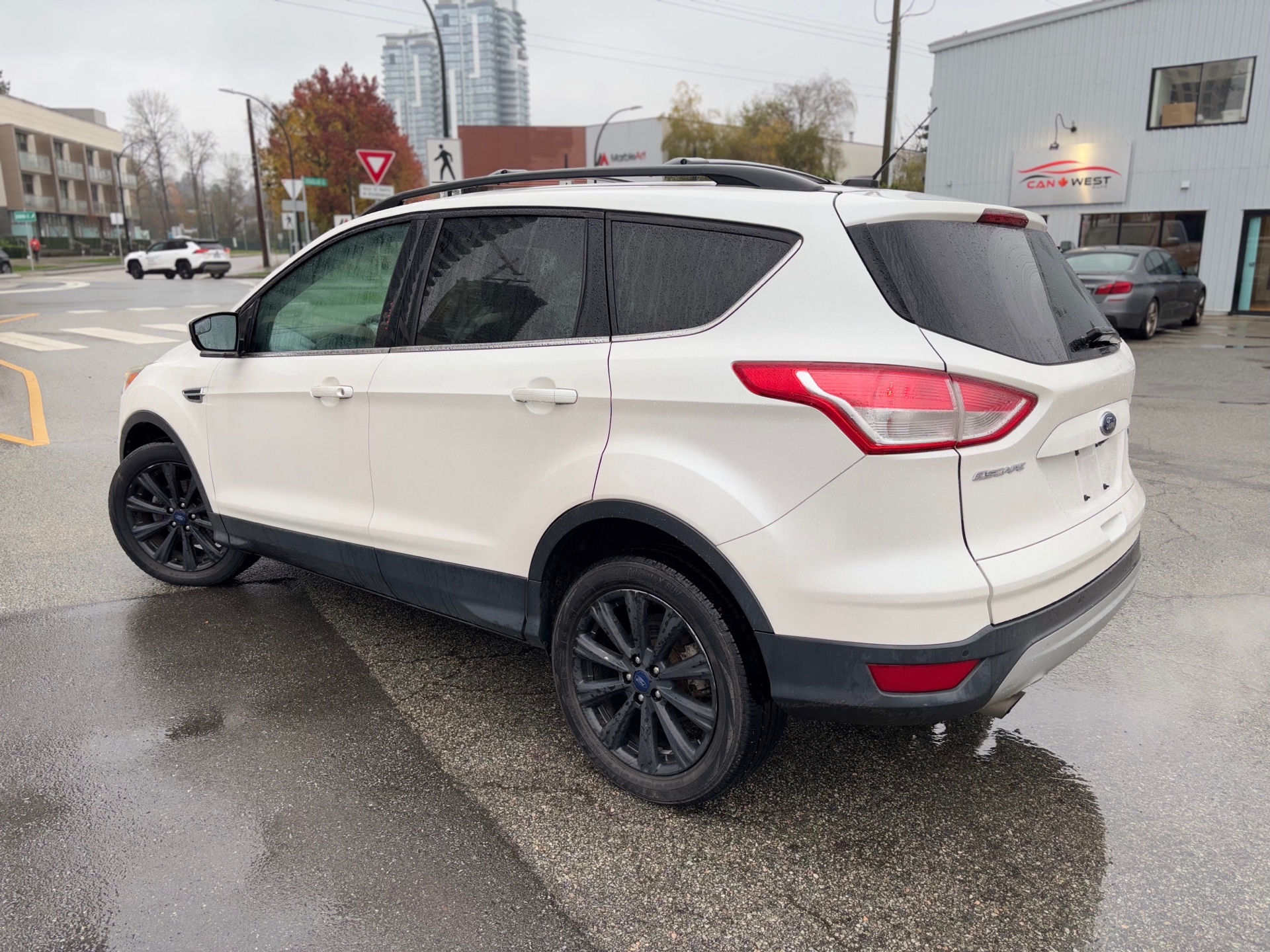 /canwestautoinc/2015-Ford-Escape-5542846489534334.jpg