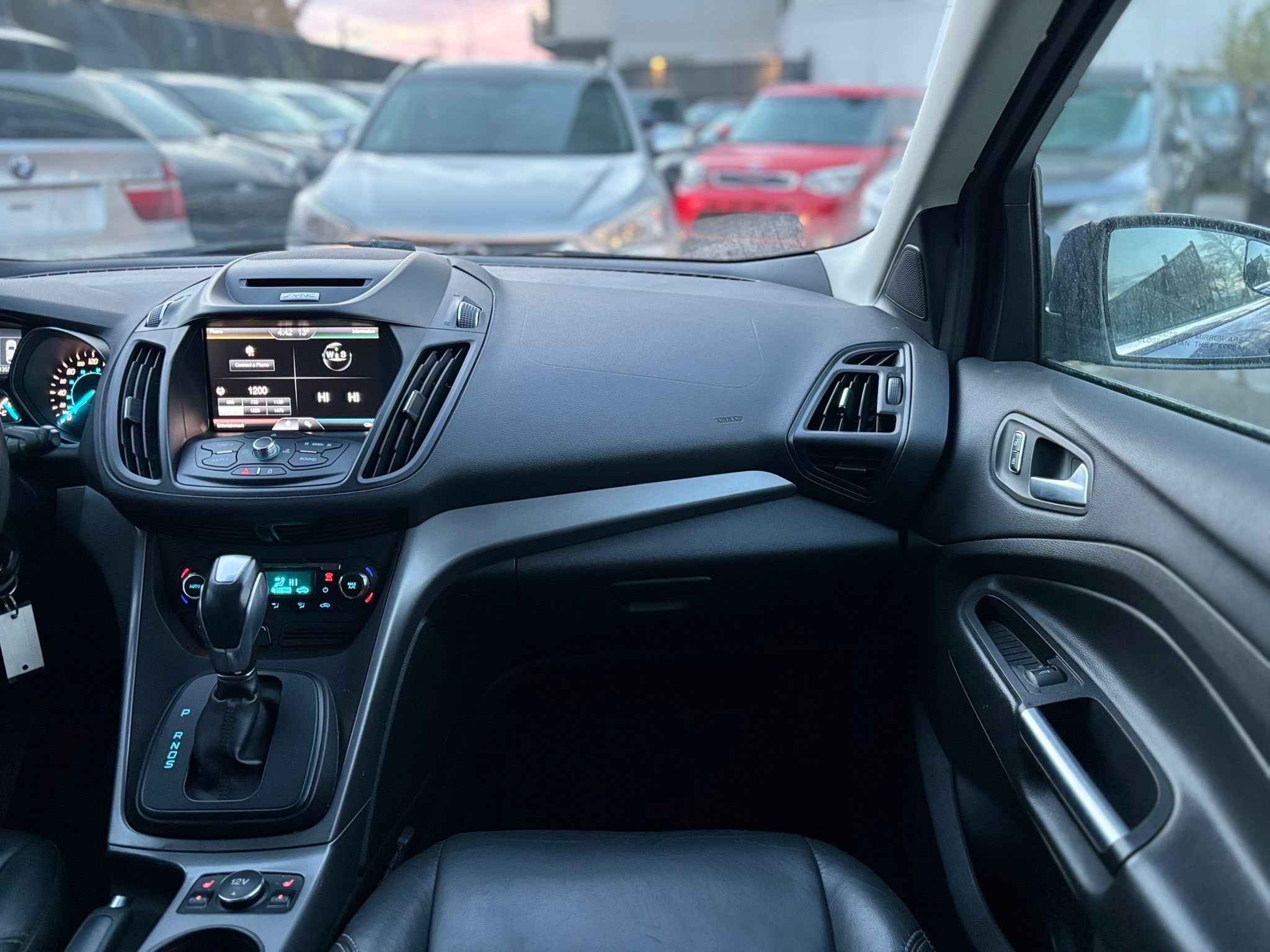 /canwestautoinc/2015-Ford-Escape-6500101059360357.jpg