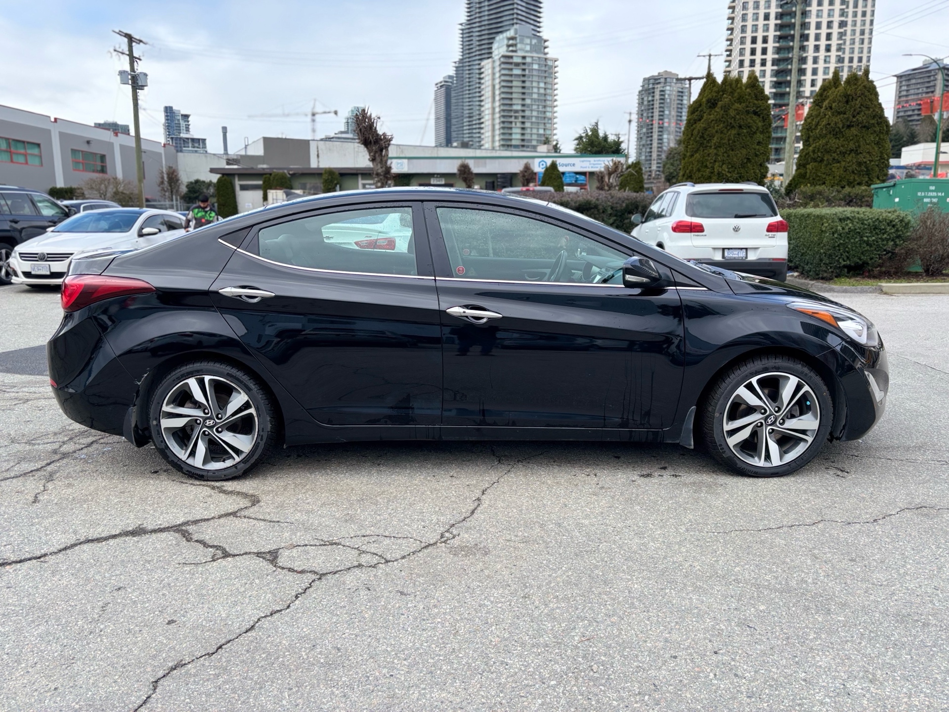 /canwestautoinc/2015-Hyundai-Elantra-138642341604305.jpg