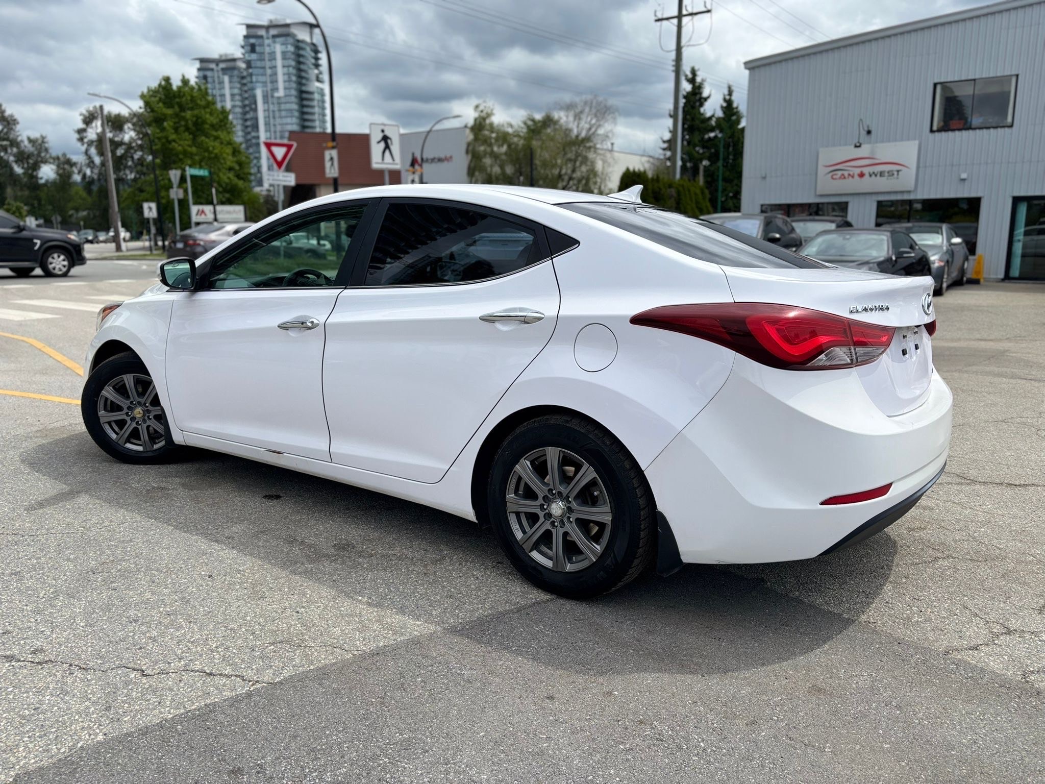 /canwestautoinc/2015-Hyundai-Elantra-2805897519640219.jpg