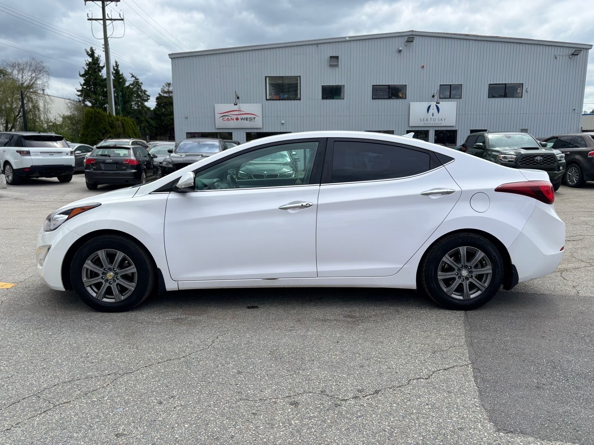 /canwestautoinc/2015-Hyundai-Elantra-3634187558584927.jpg