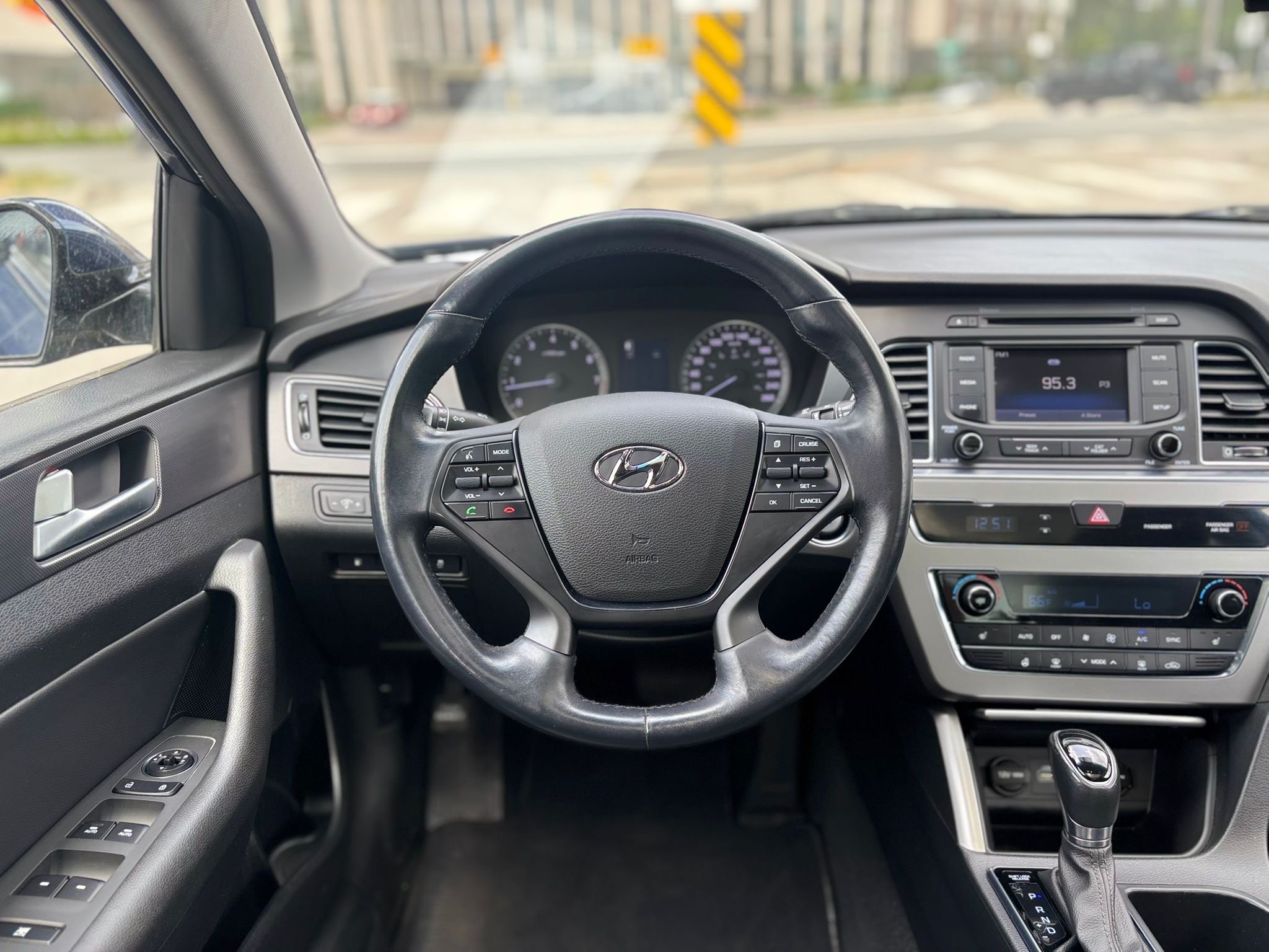 /canwestautoinc/2015-Hyundai-Sonata-5929781609964992.jpg