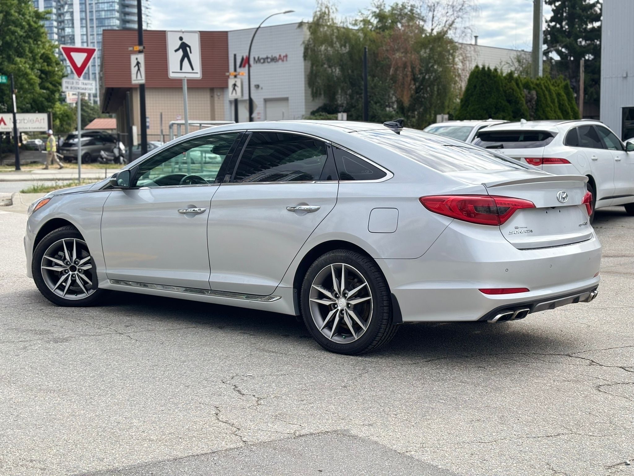 /canwestautoinc/2015-Hyundai-Sonata-9022945435149428.jpg