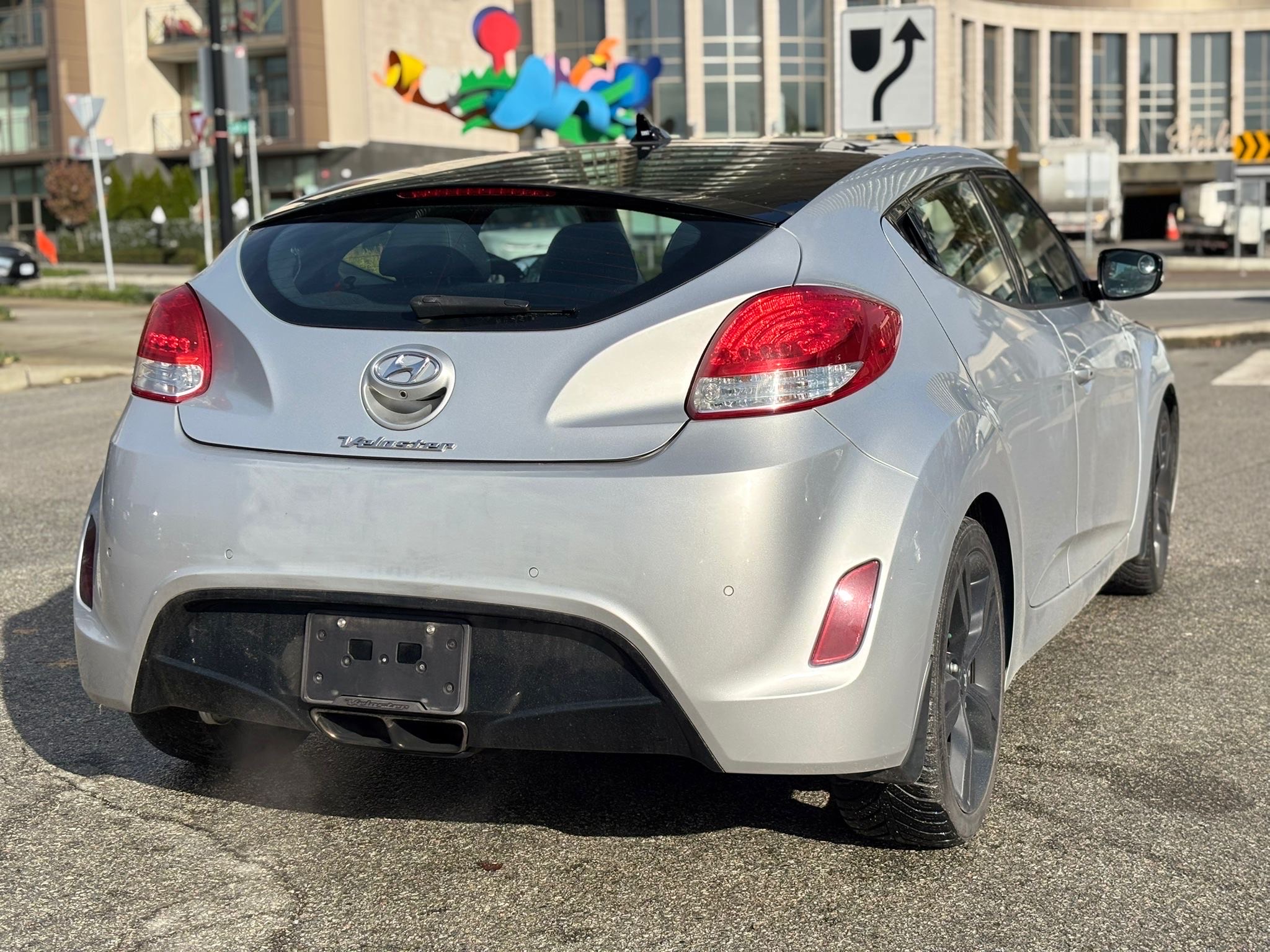 /canwestautoinc/2015-Hyundai-Veloster-1339761220767408.jpg