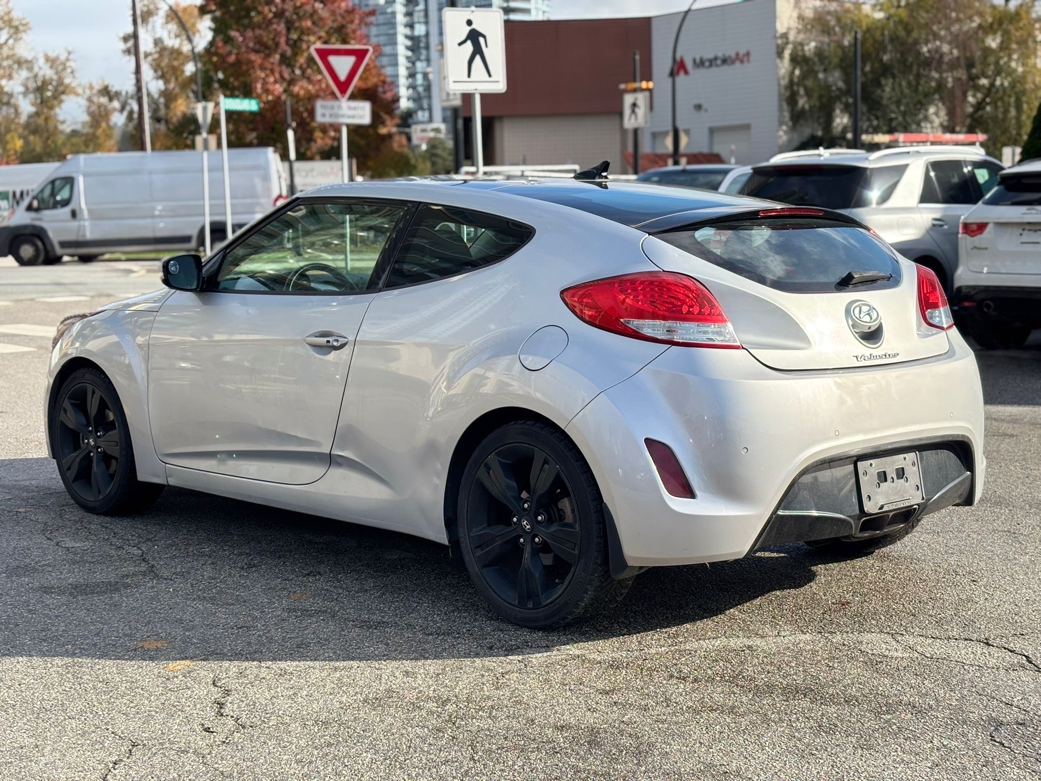 /canwestautoinc/2015-Hyundai-Veloster-3512523161416441.jpg