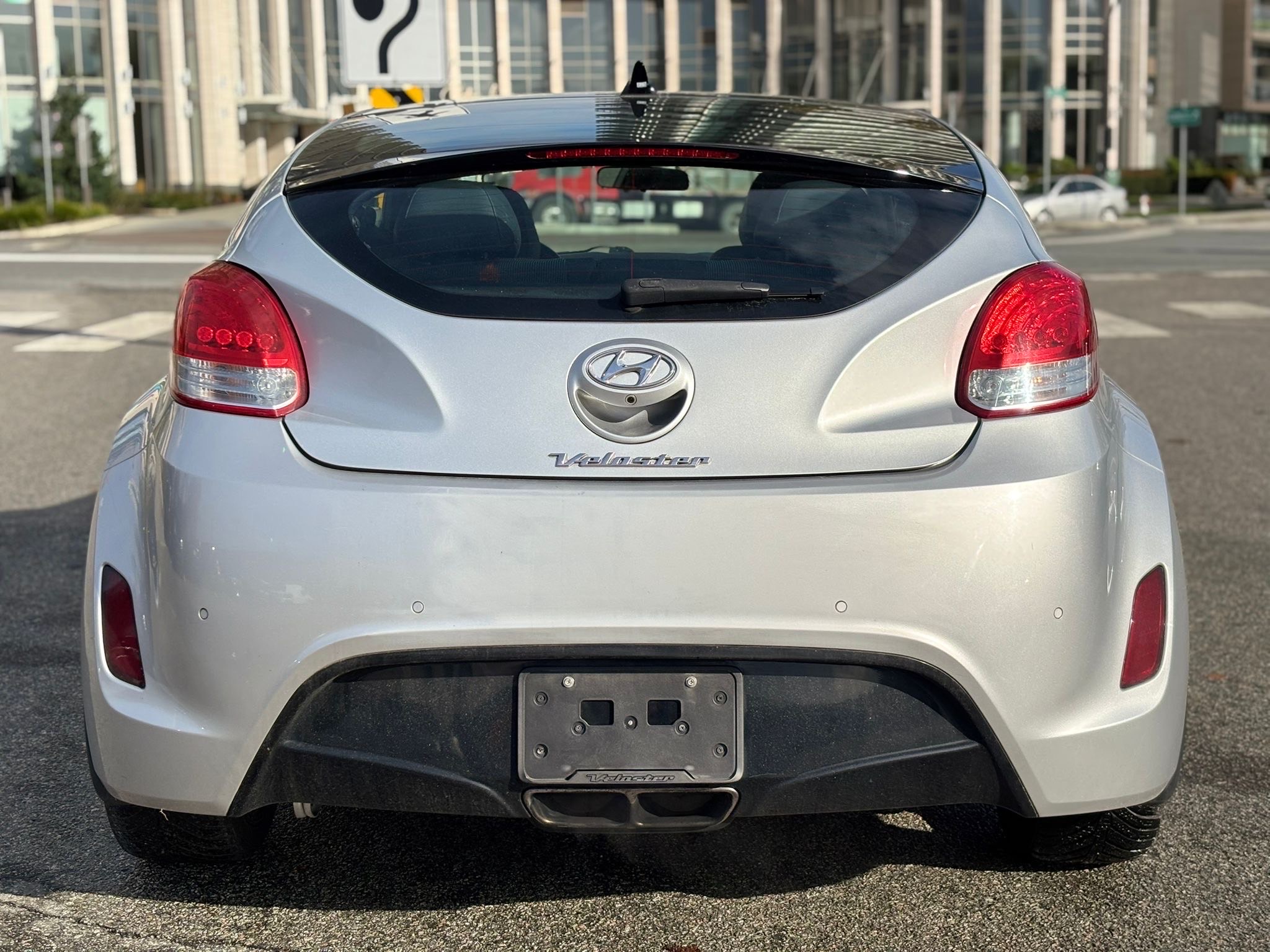 /canwestautoinc/2015-Hyundai-Veloster-45880061785634774.jpg