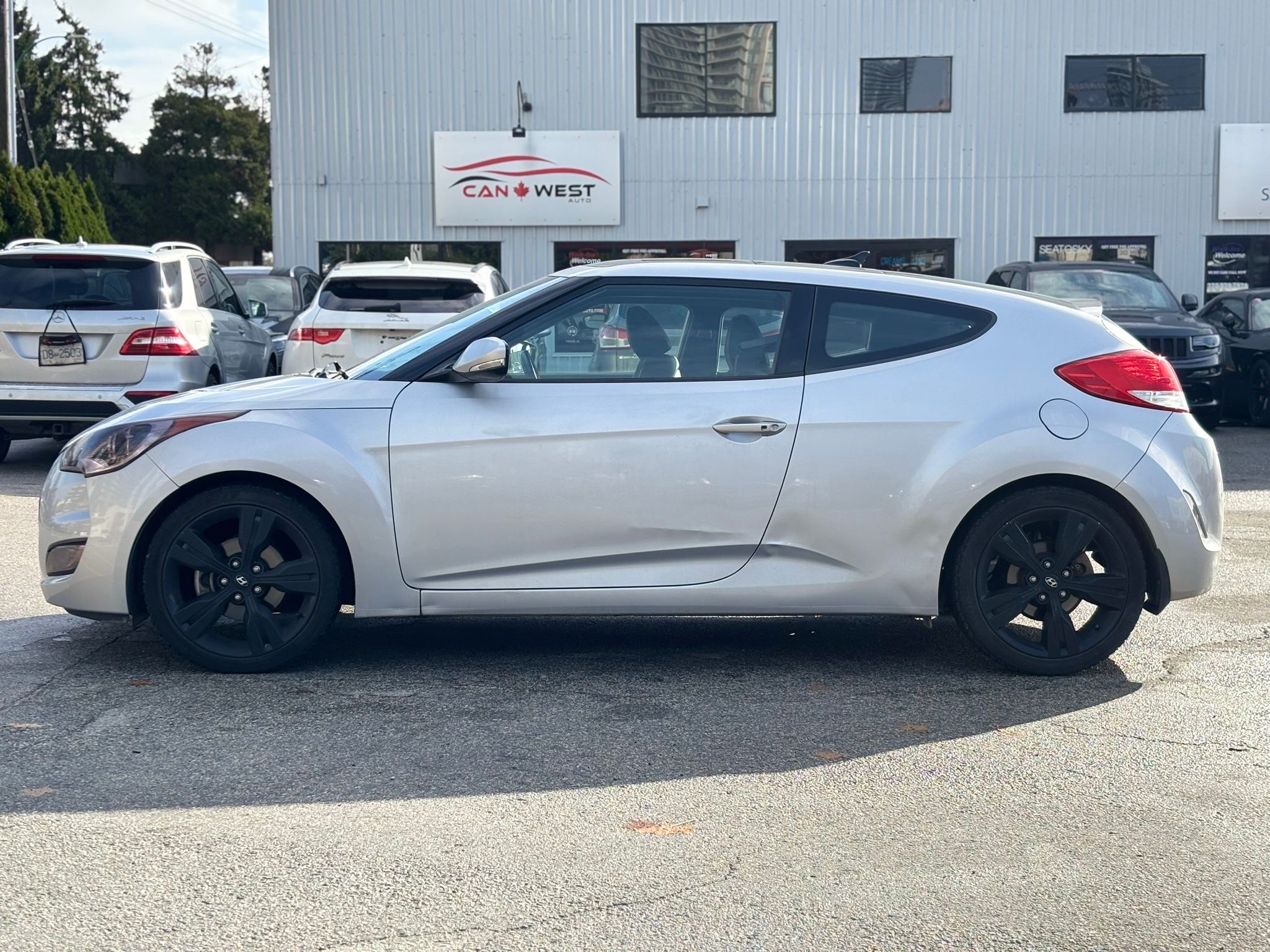 /canwestautoinc/2015-Hyundai-Veloster-562926756515433.jpg