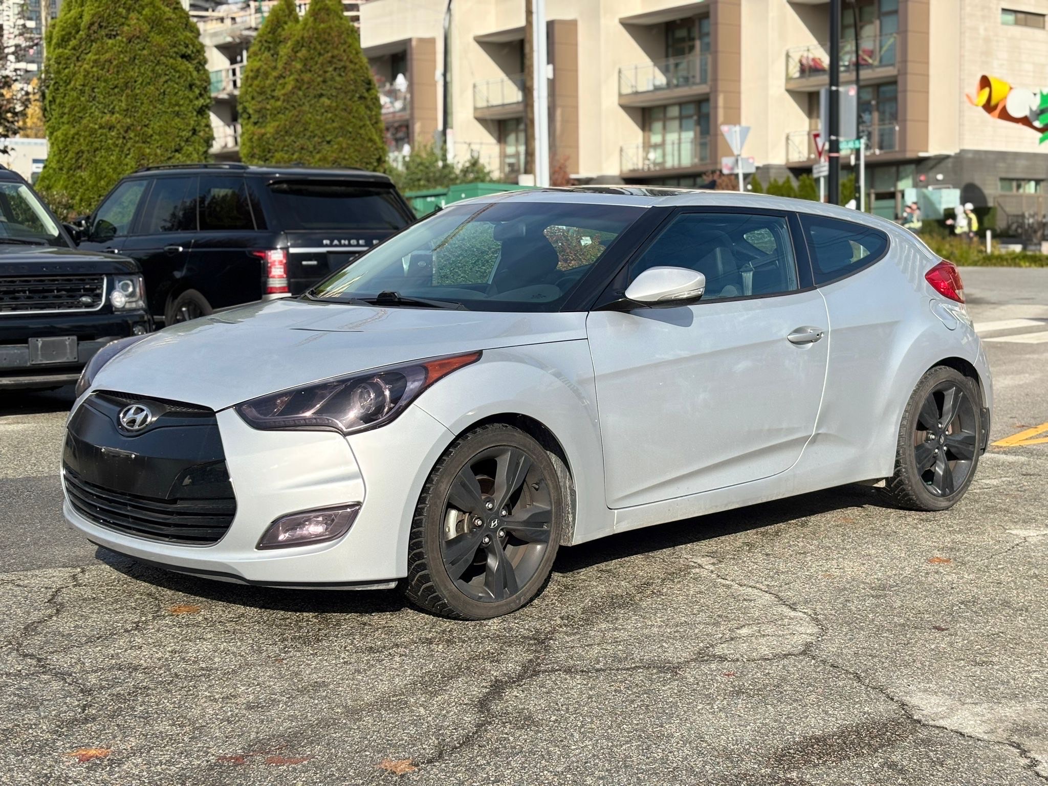 /canwestautoinc/2015-Hyundai-Veloster-8678890577825964.jpg