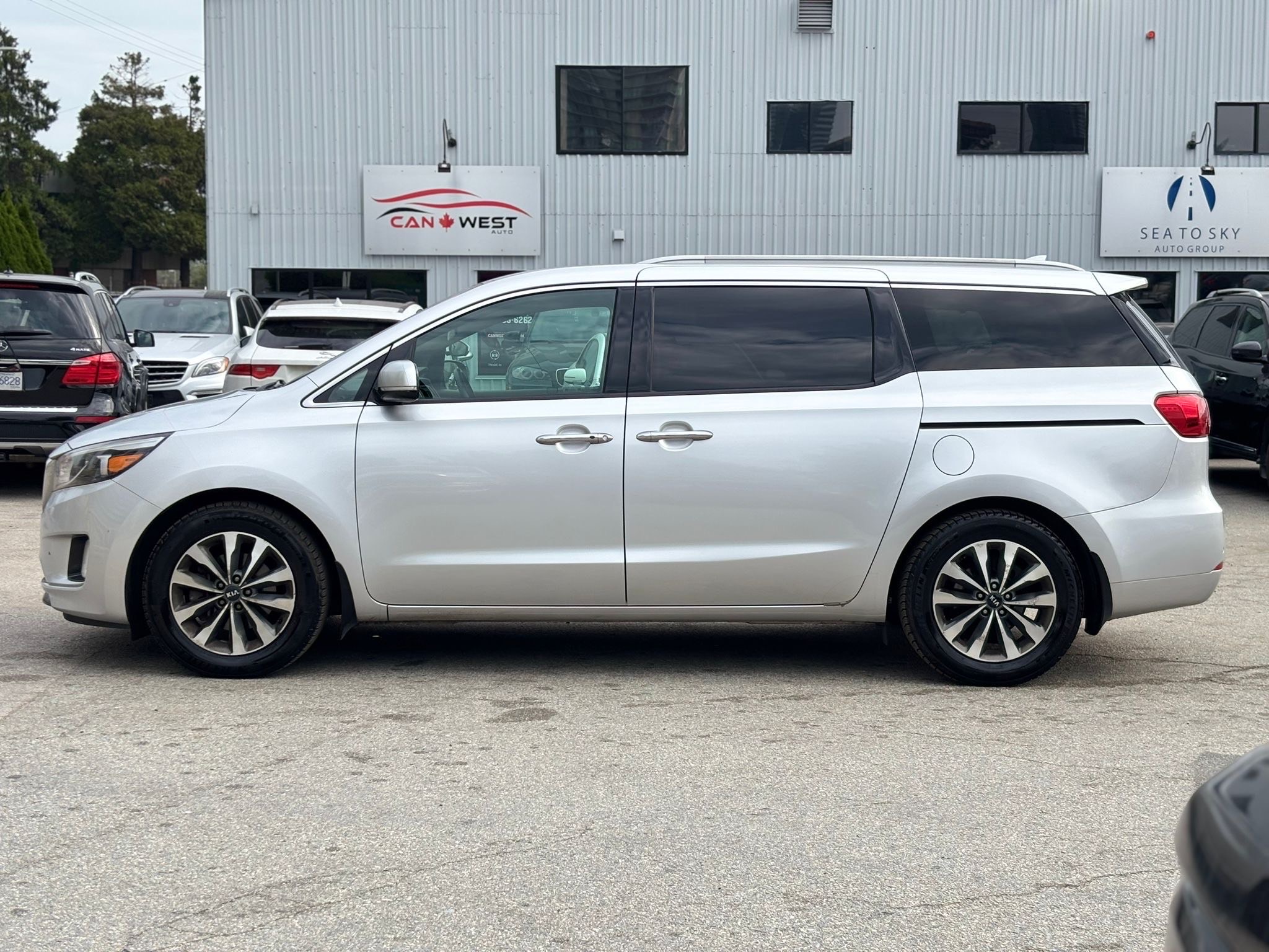 /canwestautoinc/2015-Kia-Sedona-24592391422312887.jpg