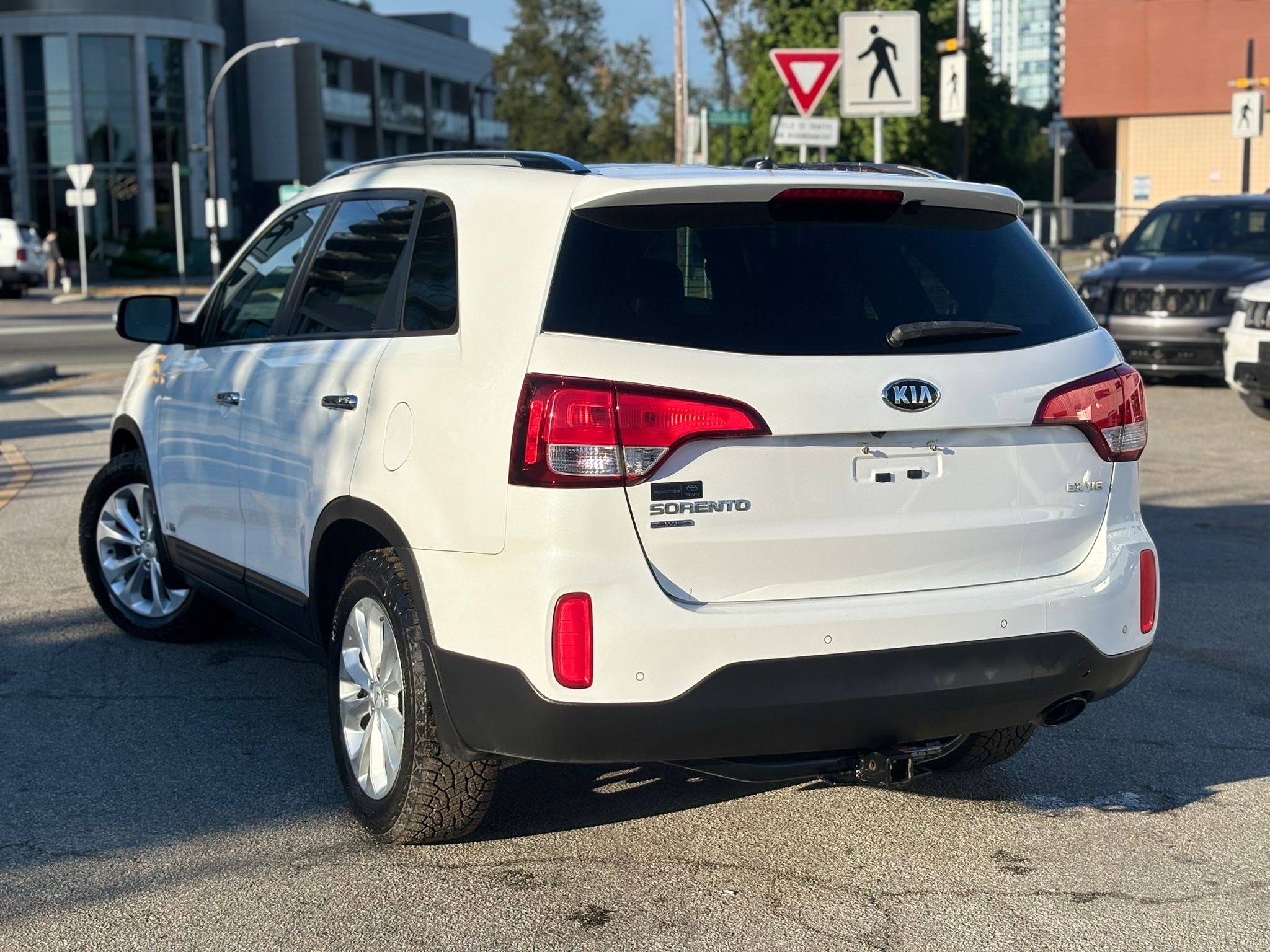 /canwestautoinc/2015-Kia-Sorento-31583362756191935.jpg