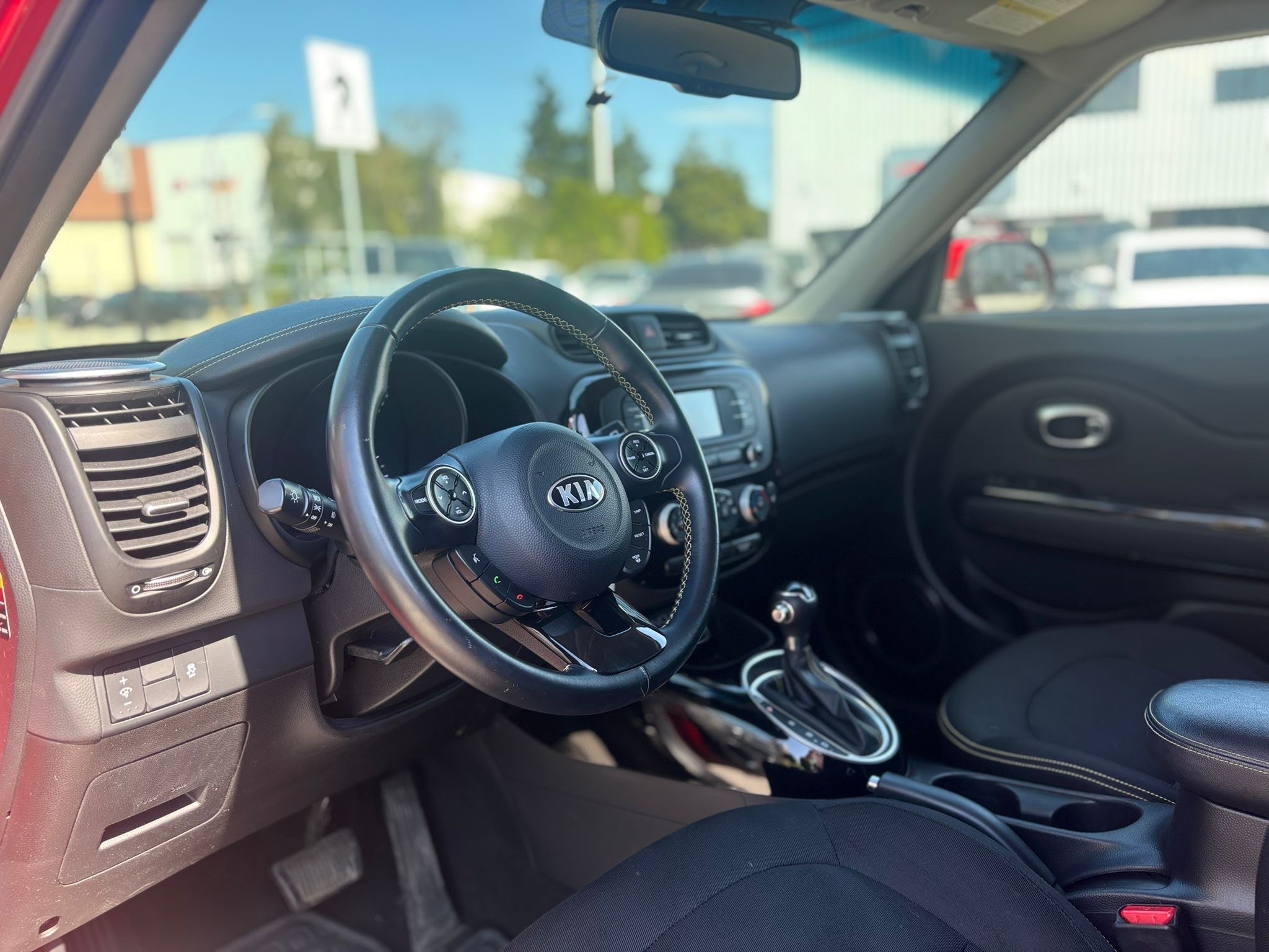 /canwestautoinc/2015-Kia-Soul-6402127273824259.jpg
