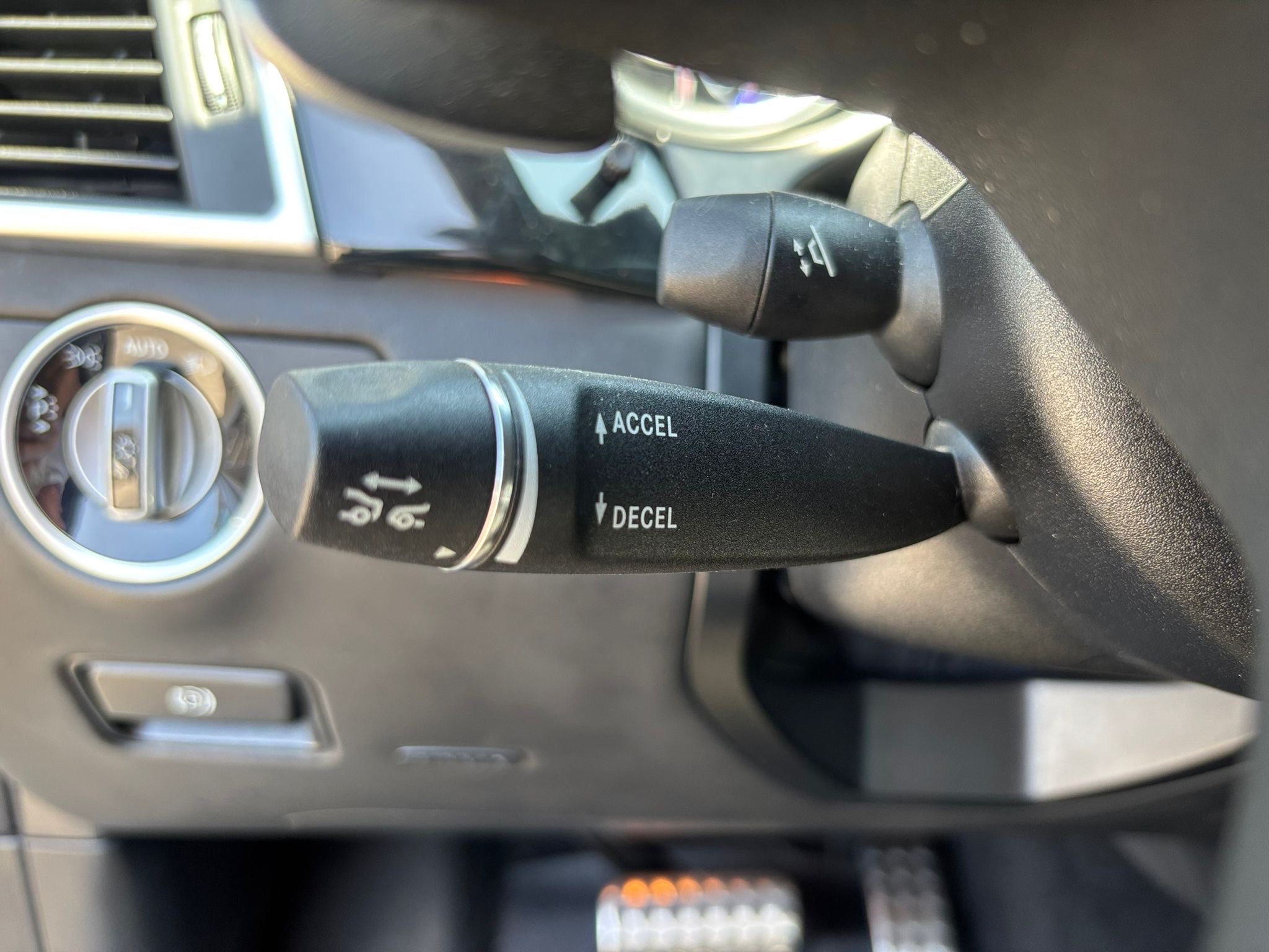 /canwestautoinc/2015-Mercedes-Benz-M-Class-05356379607975281.jpg