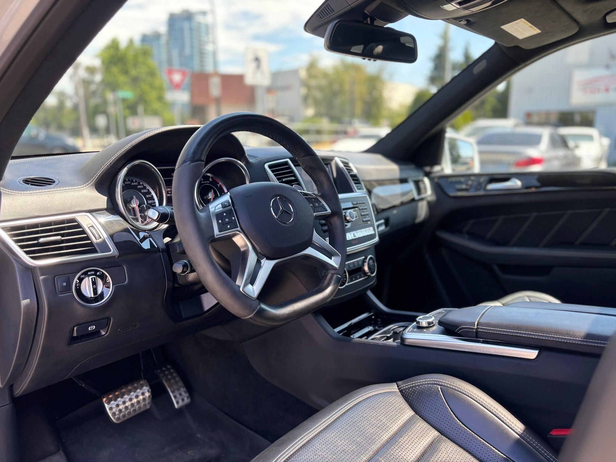 /canwestautoinc/2015-Mercedes-Benz-M-Class-2948408461114971.jpg