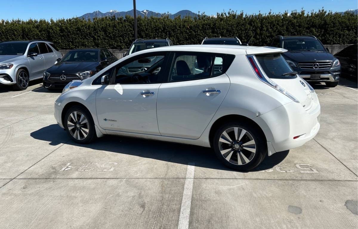 /canwestautoinc/2015-Nissan-LEAF-8935515894678869.jpg