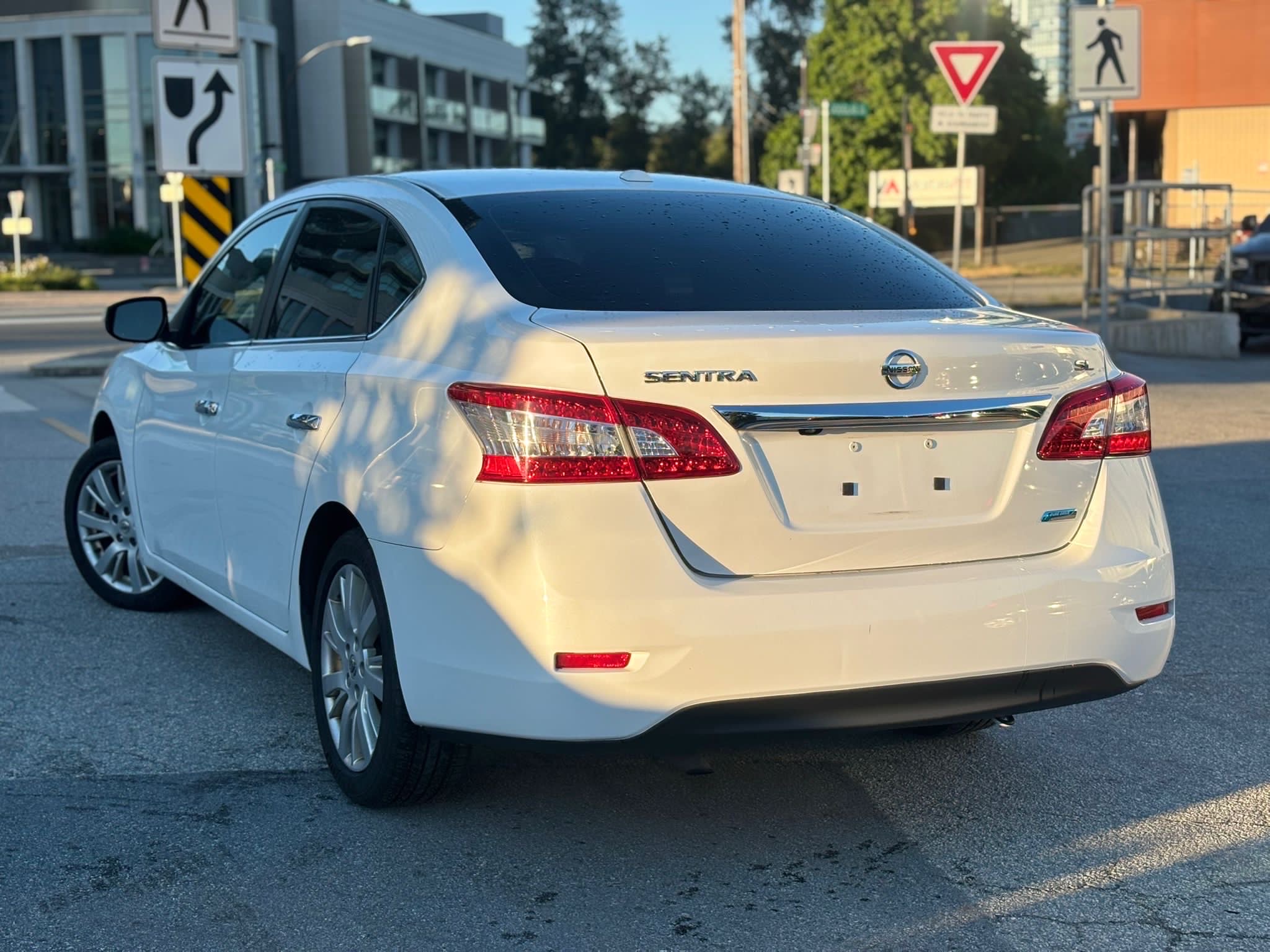 /canwestautoinc/2015-Nissan-Sentra-05858658216128787.jpg
