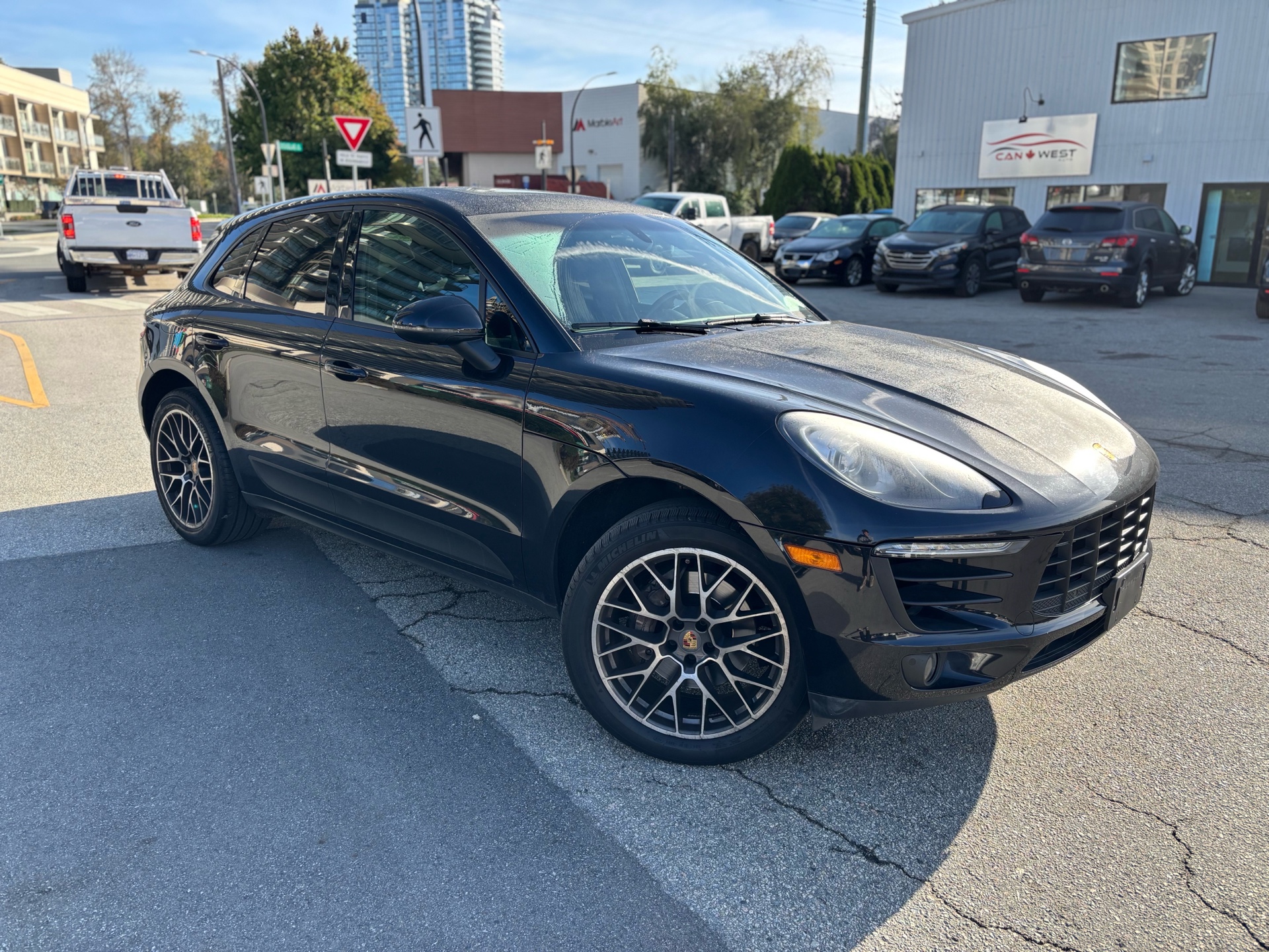 /canwestautoinc/2015-Porsche-Macan-40241688740391557.jpg