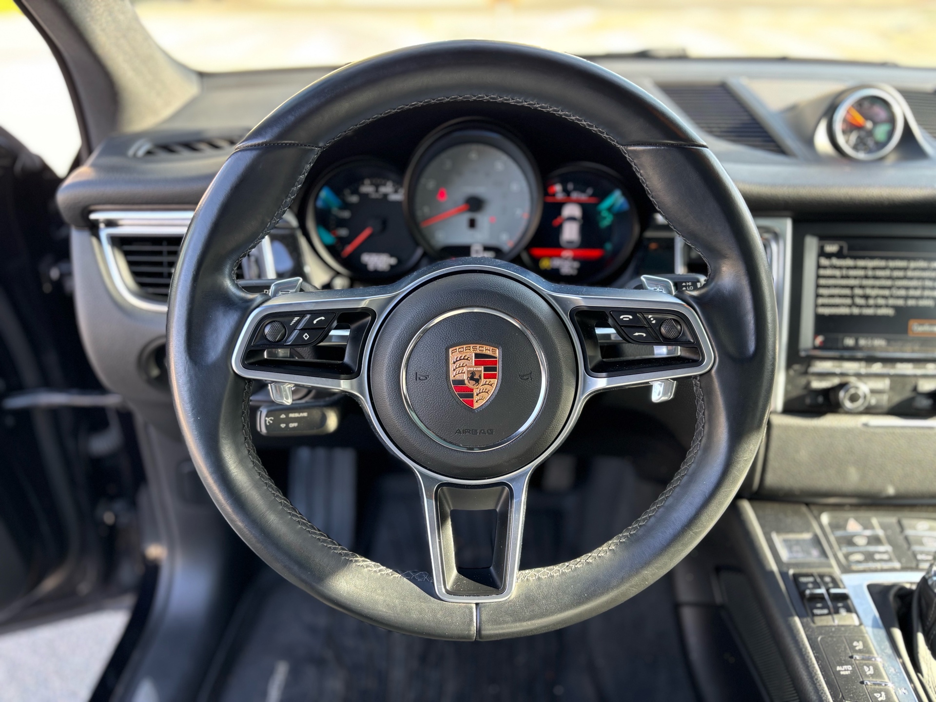 /canwestautoinc/2015-Porsche-Macan-7525509814688442.jpg