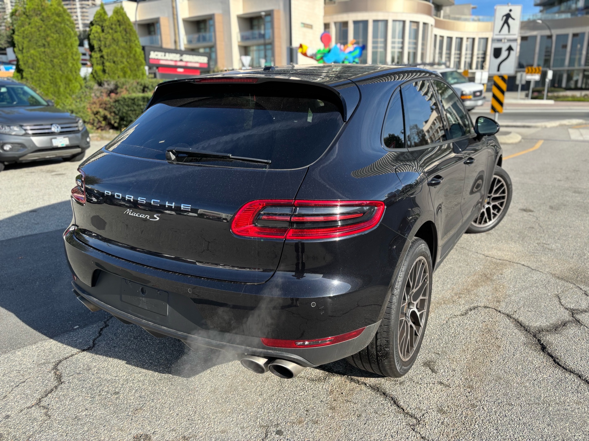 /canwestautoinc/2015-Porsche-Macan-8620519994927534.jpg