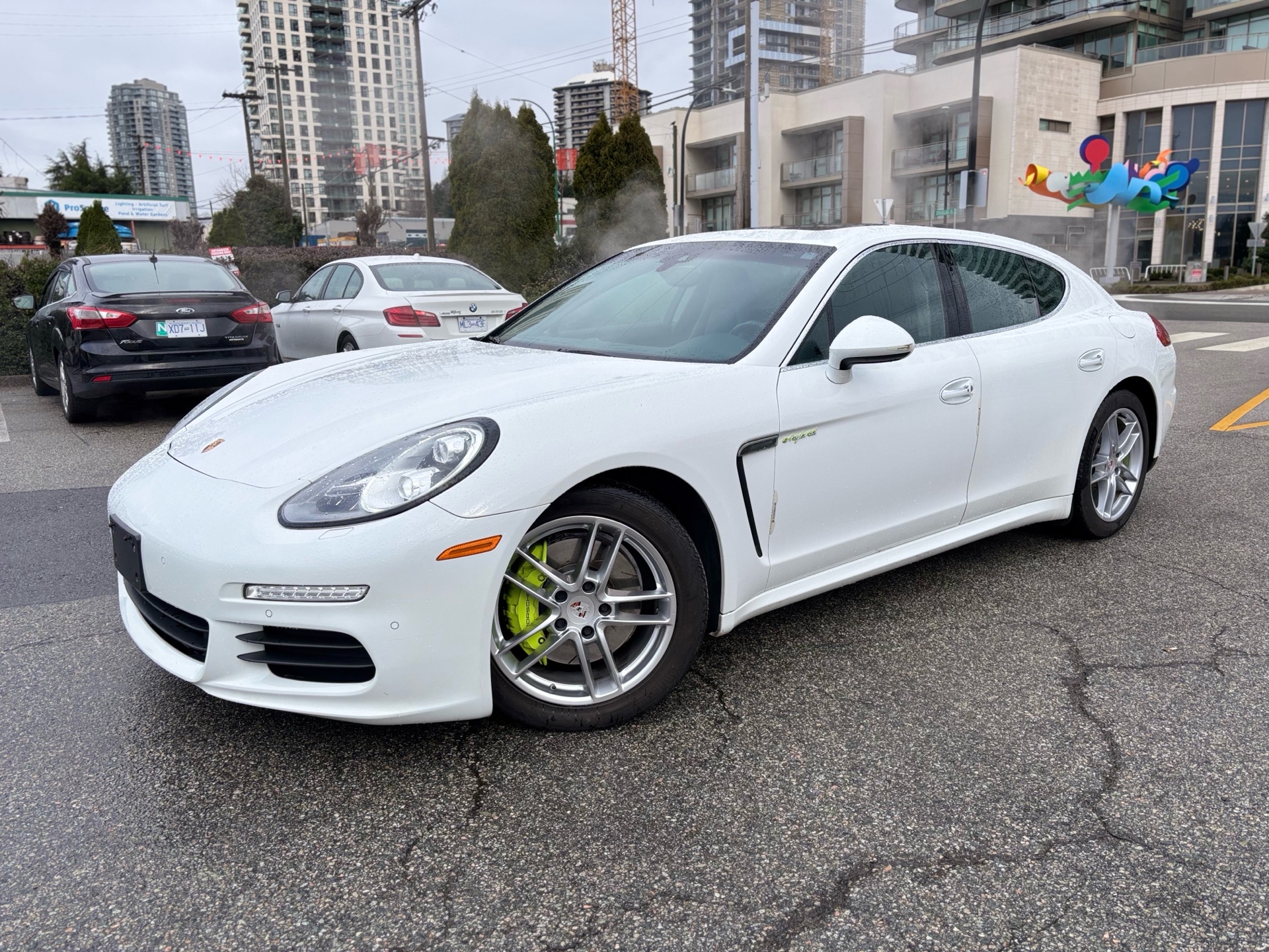 /canwestautoinc/2015-Porsche-Panamera-25351315764430815.jpg