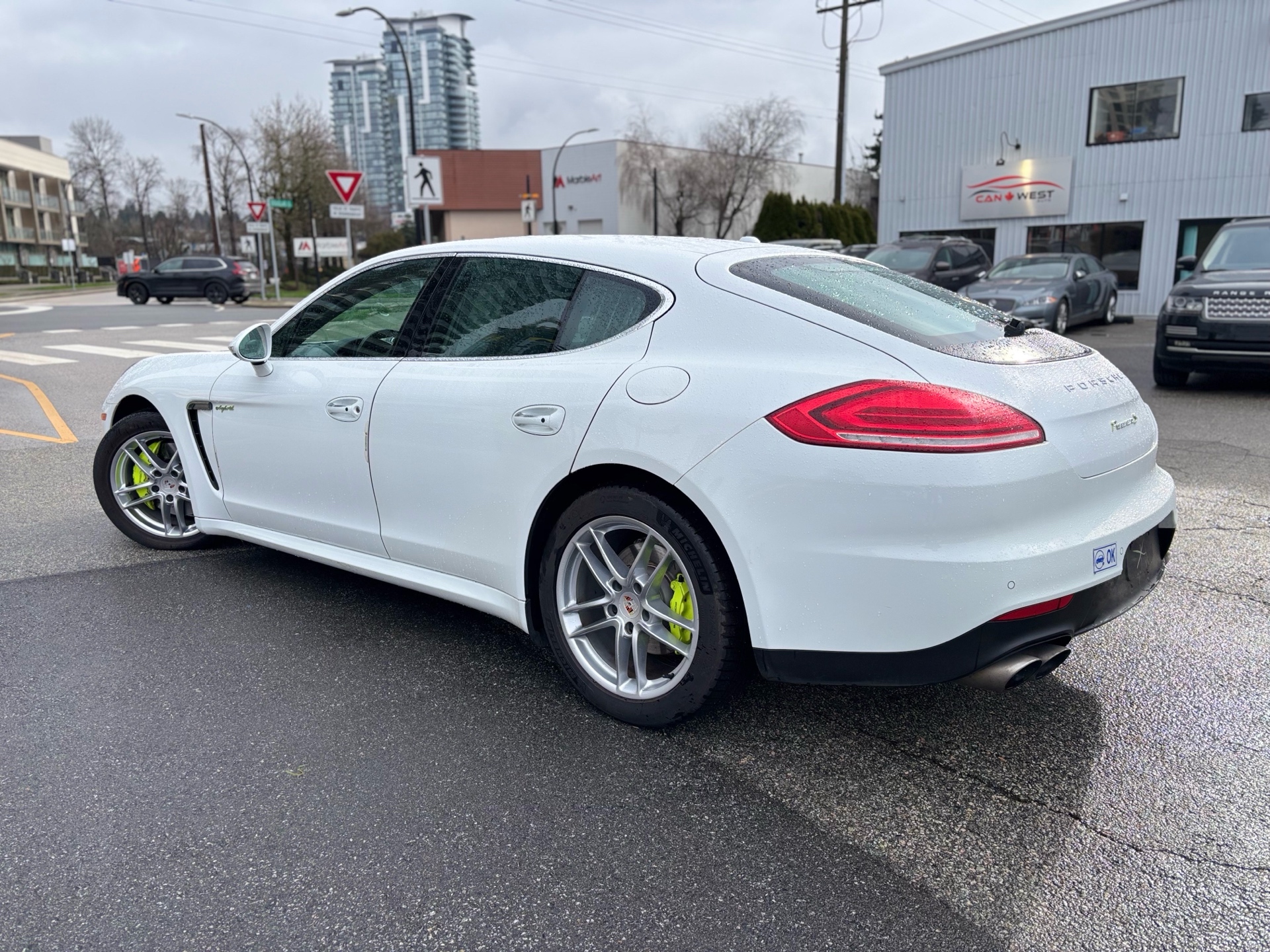 /canwestautoinc/2015-Porsche-Panamera-5024735338912065.jpg