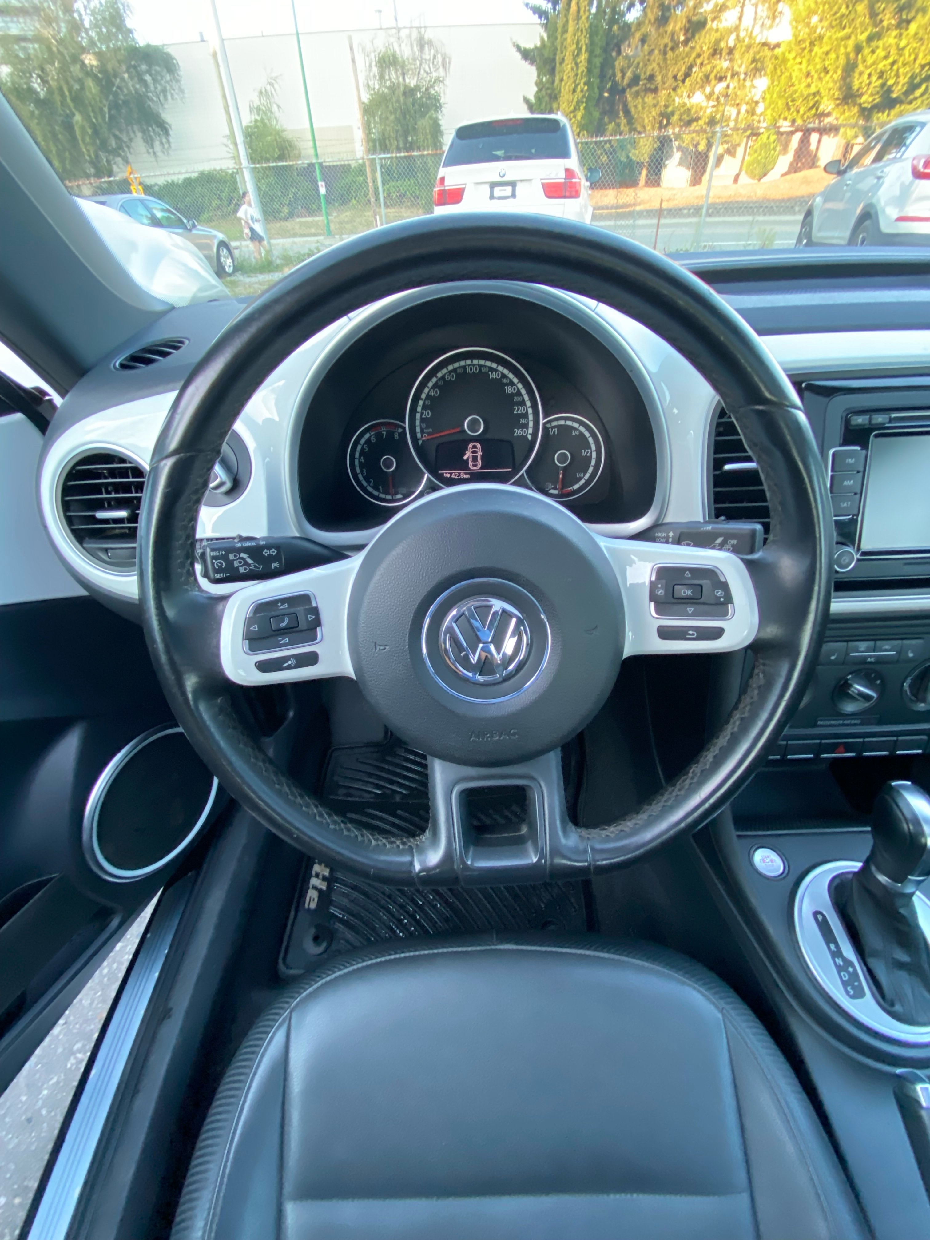 /canwestautoinc/2015-Volkswagen-Beetle-32438249017143206.jpg