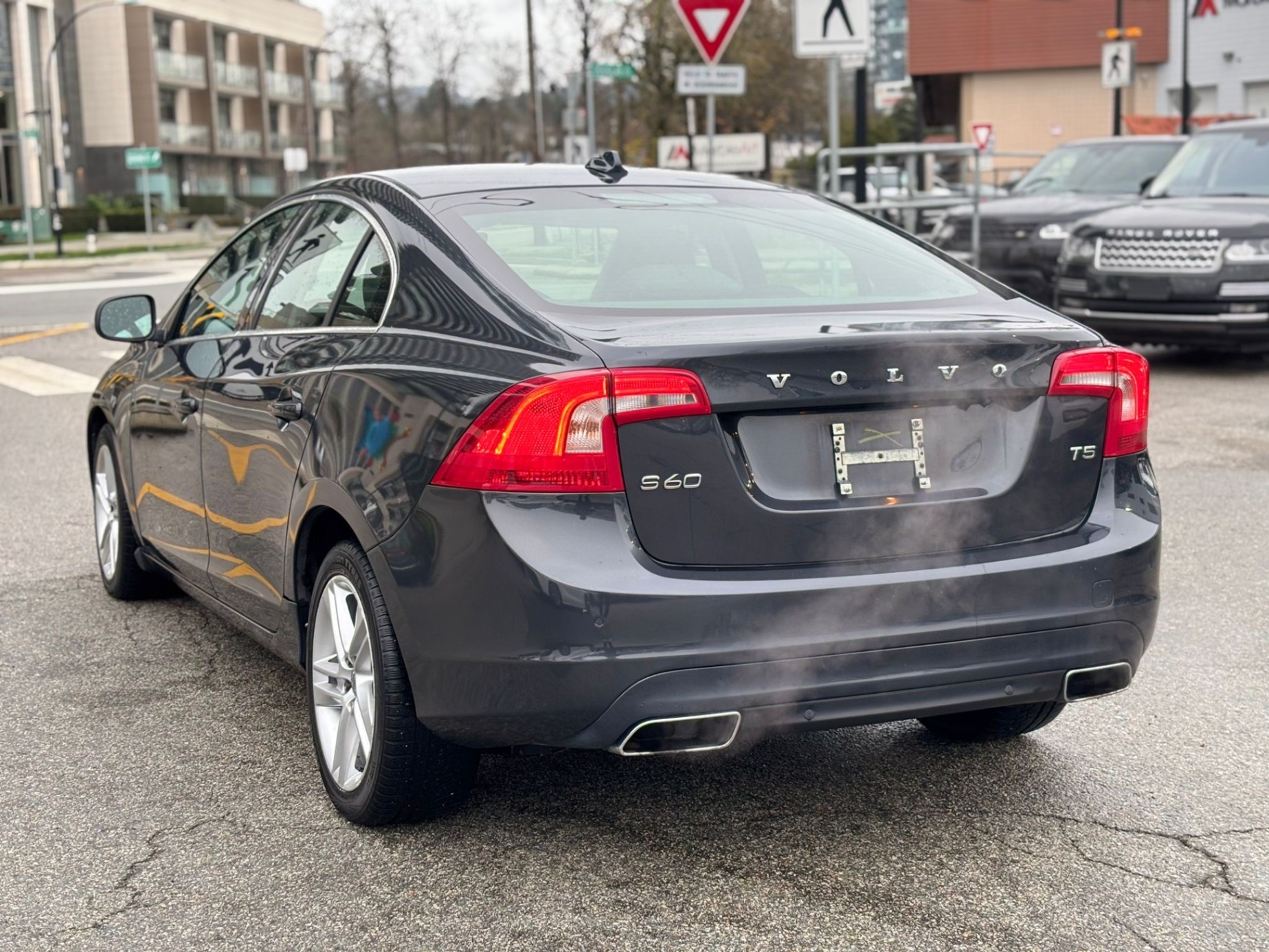 /canwestautoinc/2015-Volvo-S60-010838751946528502.jpg