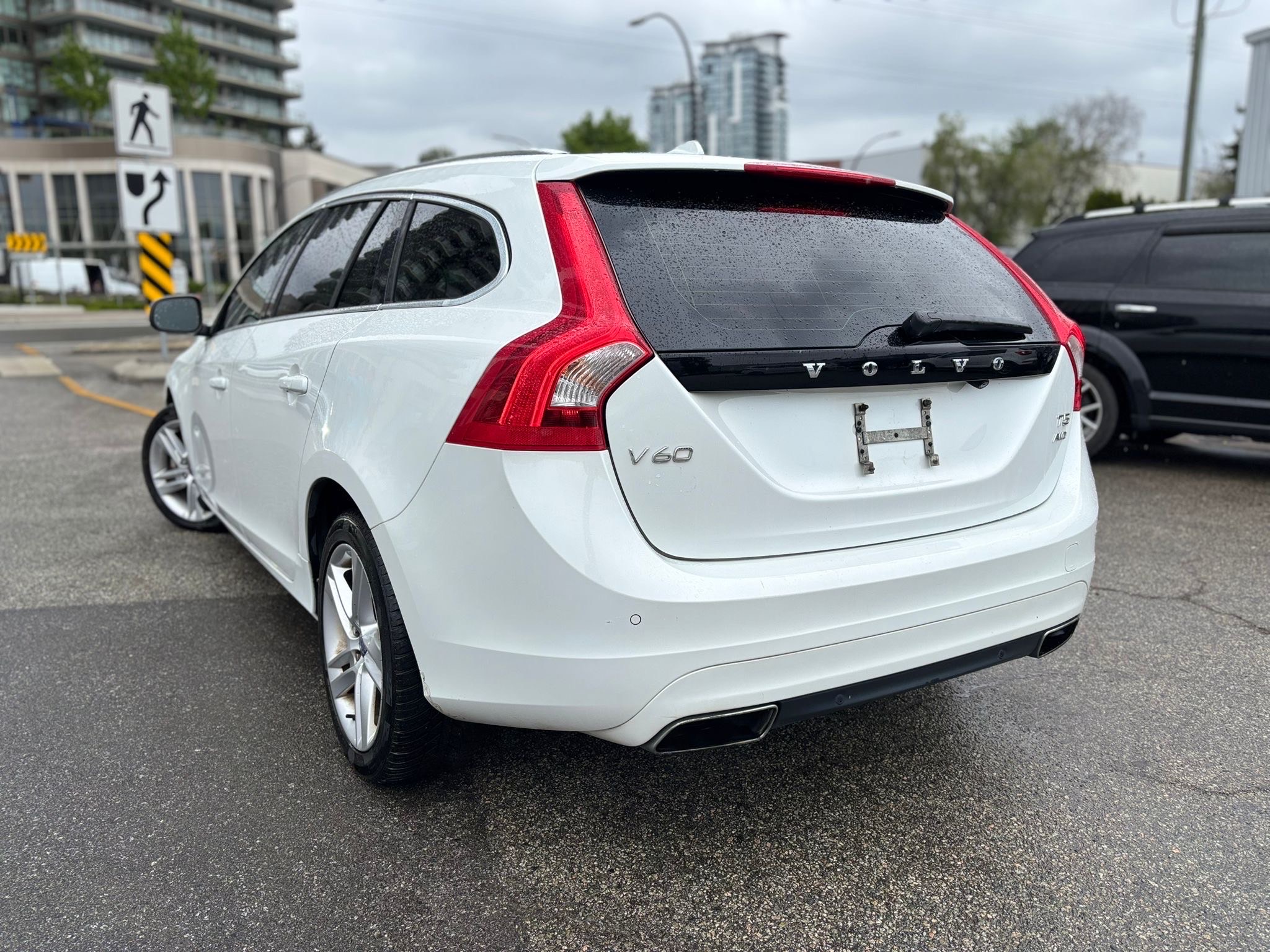 /canwestautoinc/2015-Volvo-V60-37179709440898256.jpg