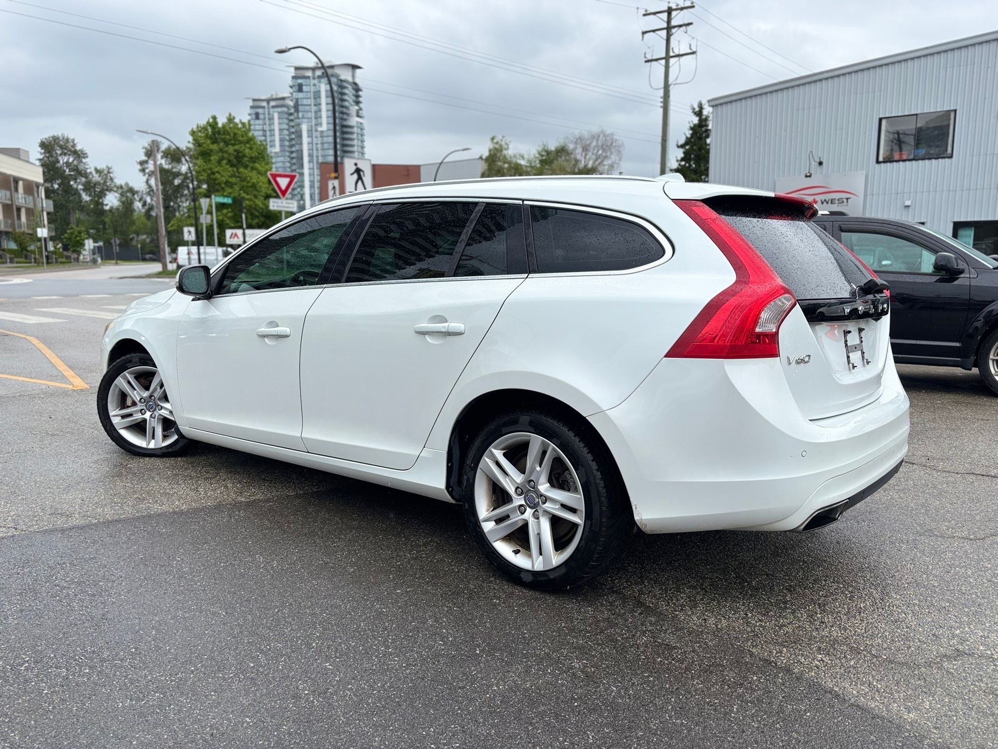 /canwestautoinc/2015-Volvo-V60-6267724056083348.jpg