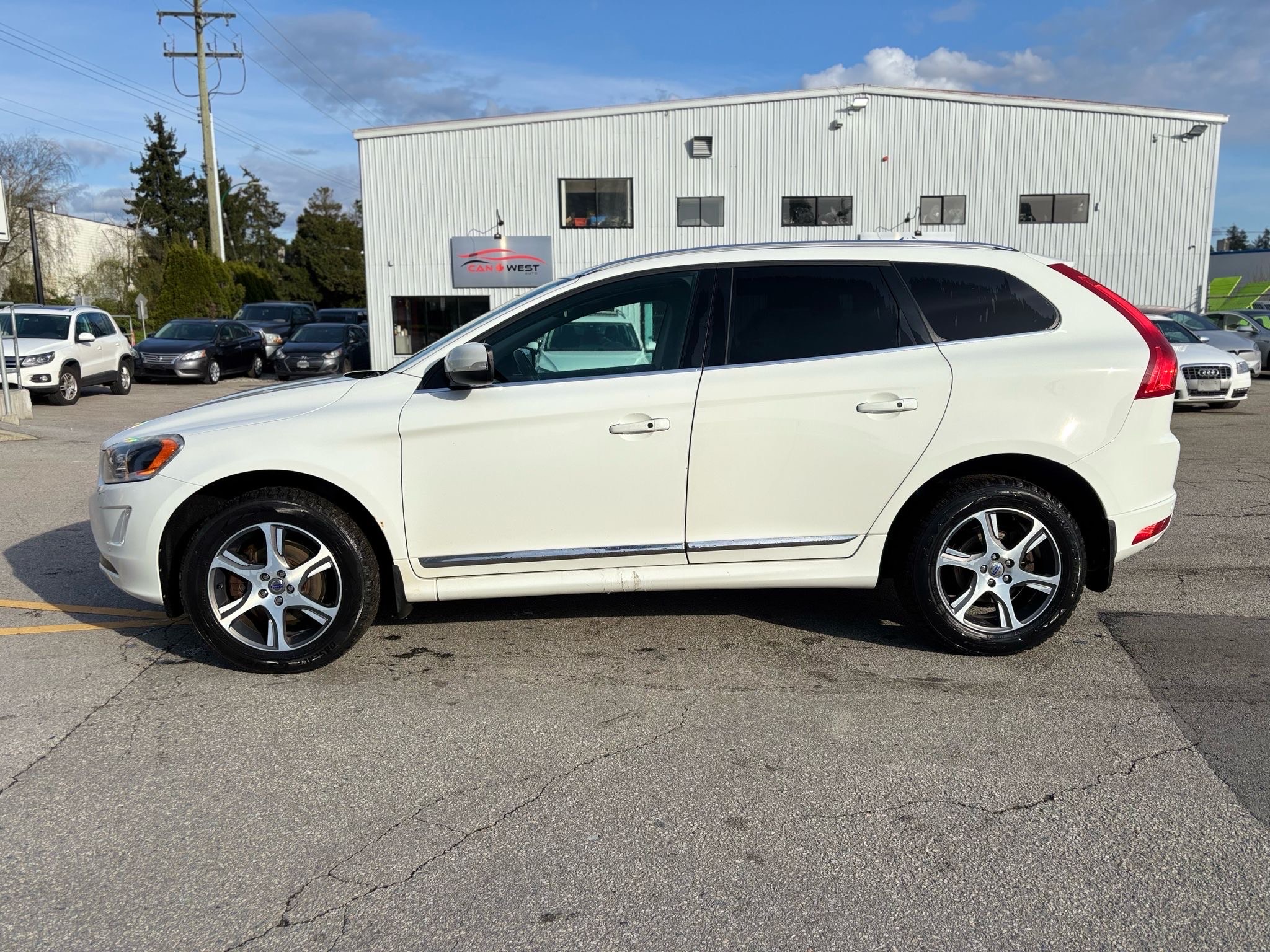 /canwestautoinc/2015-Volvo-XC60-42411664489097545.jpg