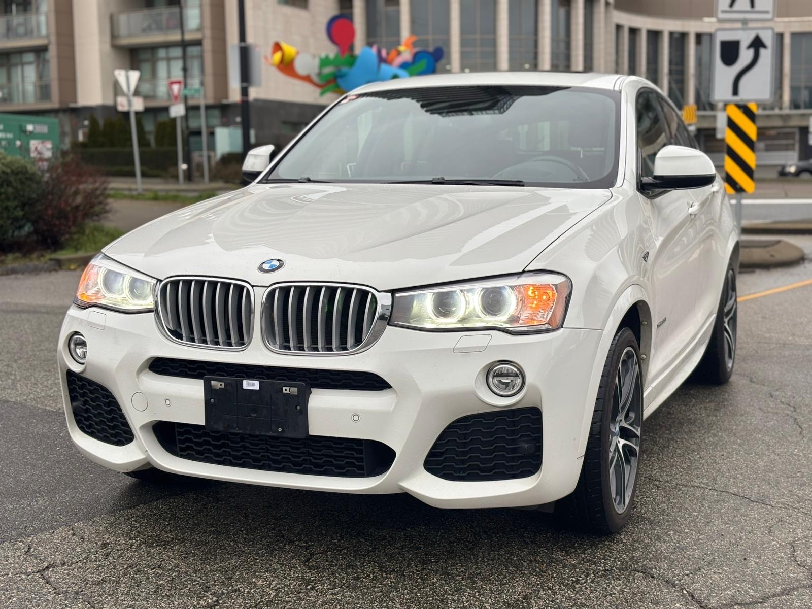 /canwestautoinc/2016-BMW-X4-8941685327343347.jpg