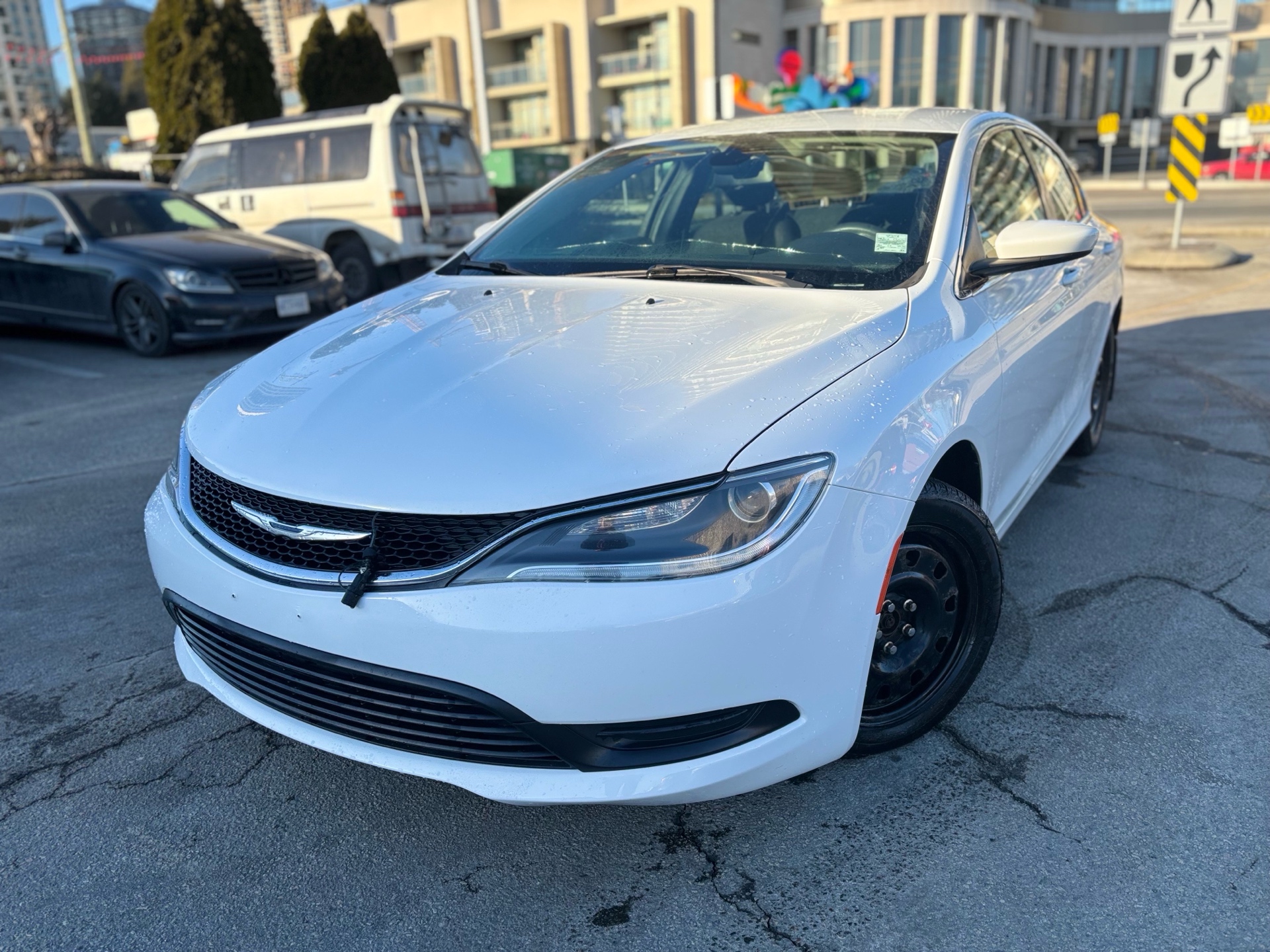 /canwestautoinc/2016-Chrysler-200-9125454525141508.jpg